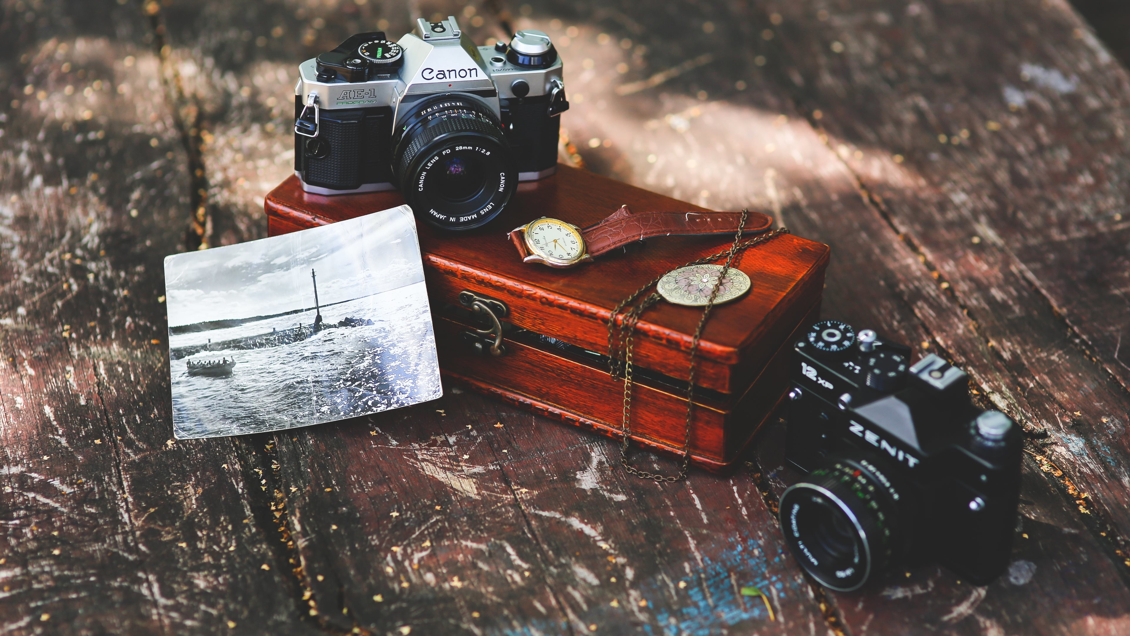 Two Vintage Cameras Ð - HD Wallpaper 