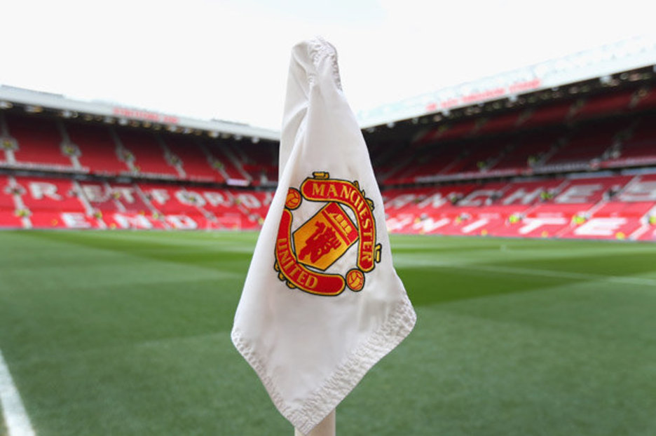 Old Trafford Wallpaper - Manchester United Corner Flags - HD Wallpaper 