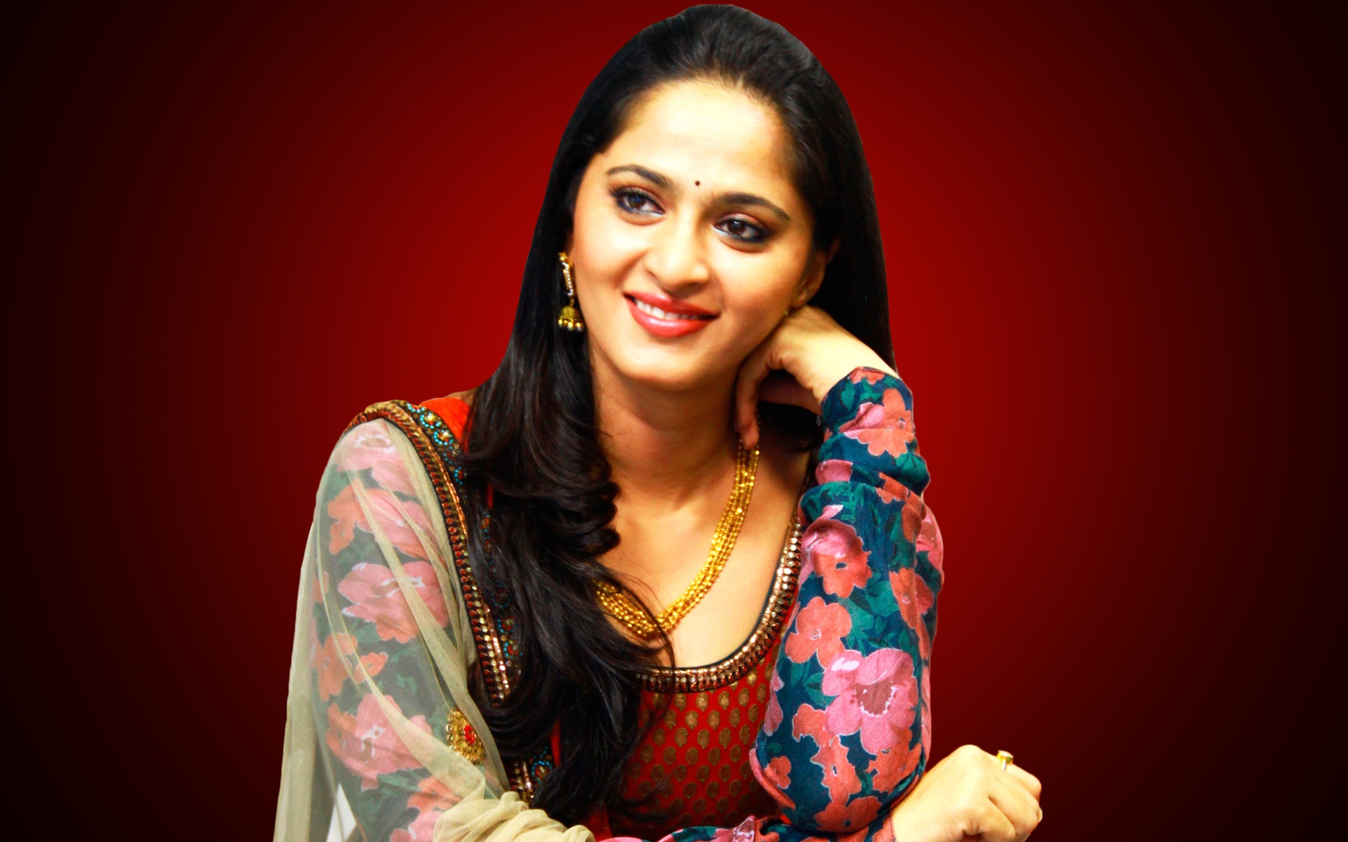 Anushka Shetty Actress Desktop Wallpaper - Anushka Shetty - HD Wallpaper 