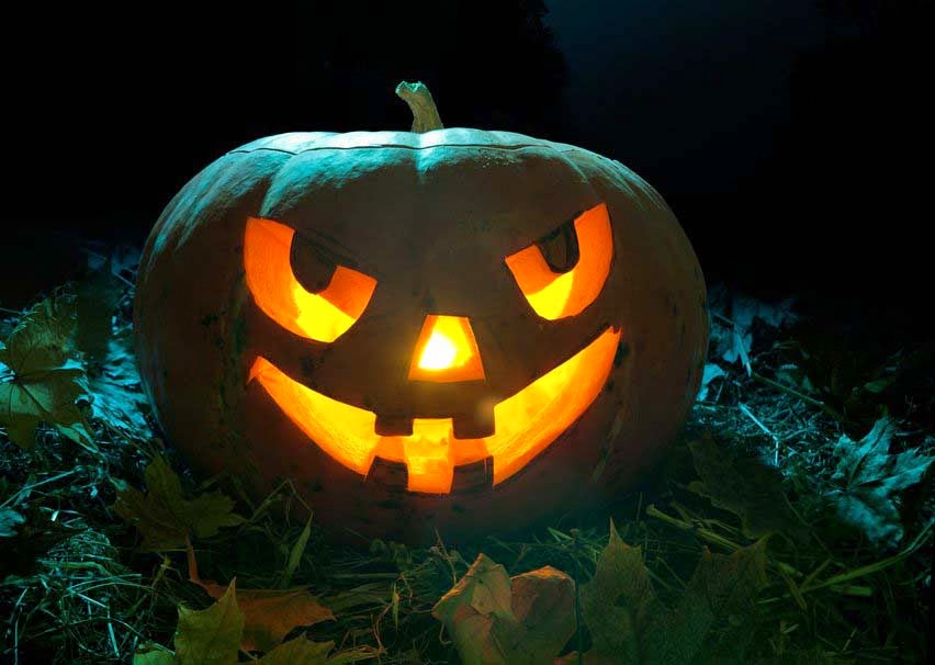 Pumpkin Halloween Night Candles Teeth Leaves - Hd Scary Pumpkin Halloween - HD Wallpaper 