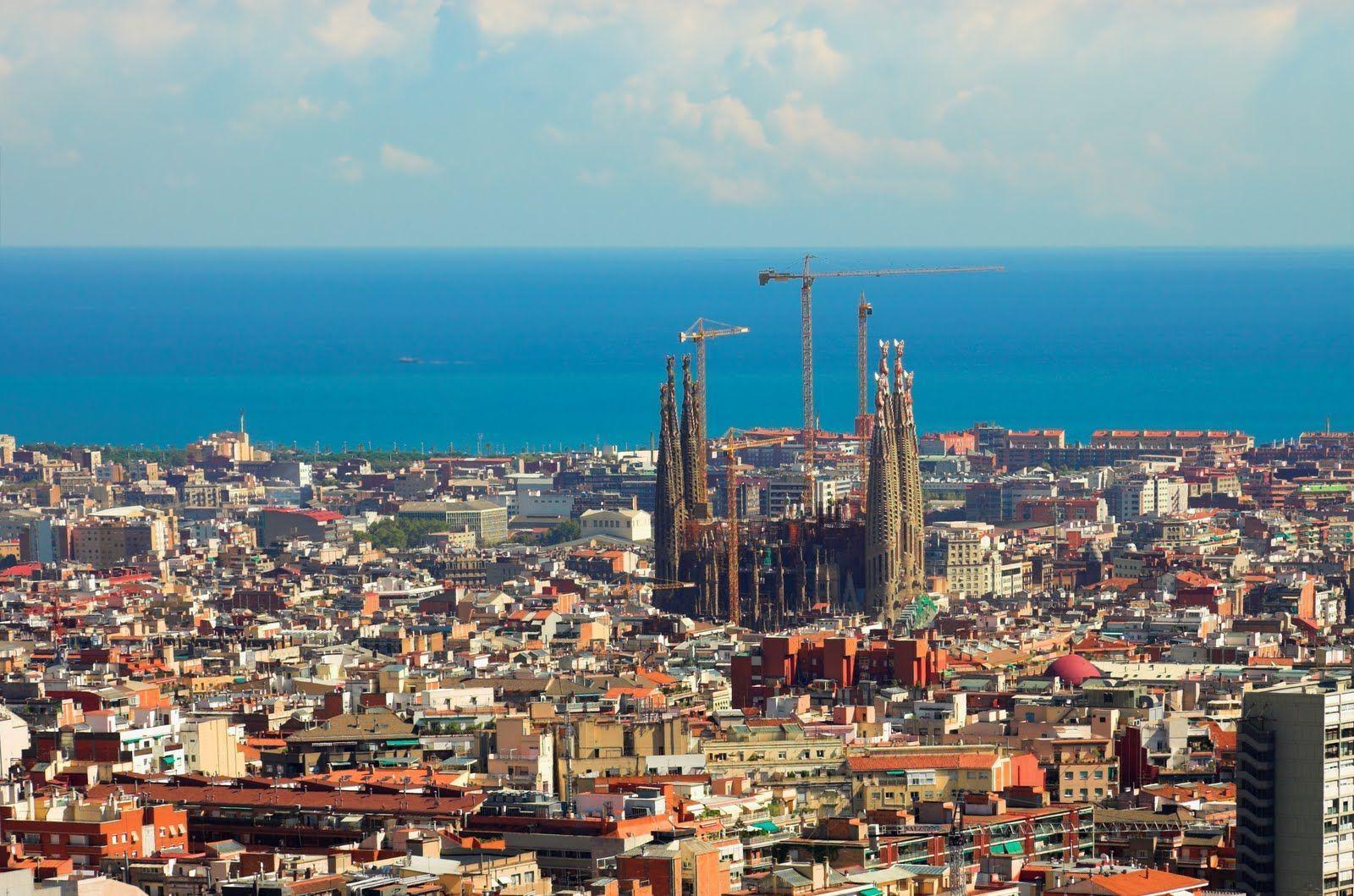 Barcelona Desktop Wallpaper - Park Güell - HD Wallpaper 