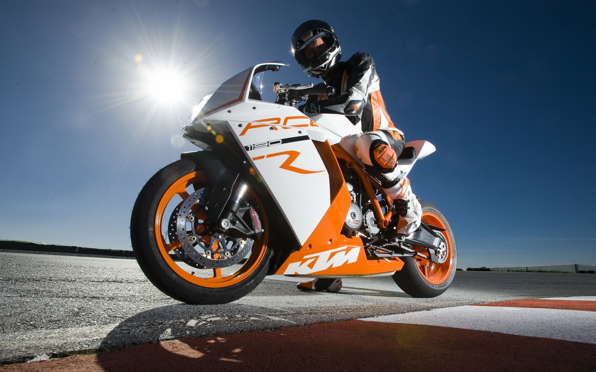 New Ktm 2019 Bike Wallpaper - Ktm Rc8 R 2011 - HD Wallpaper 