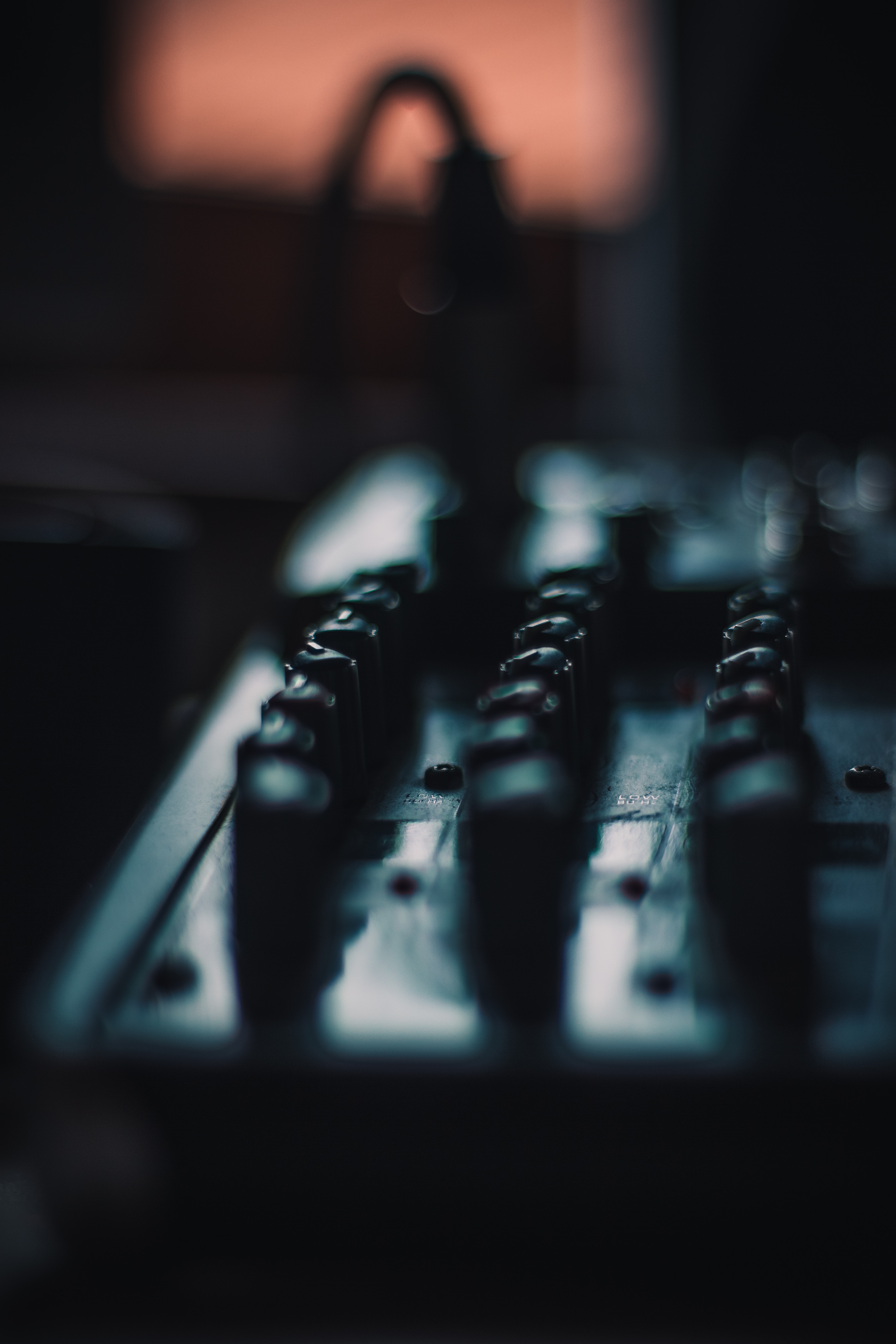 Wallpaper Mixing Console, Mixer, Dark, Dj - 1080 X 1920 Wallpaper Dj - HD Wallpaper 