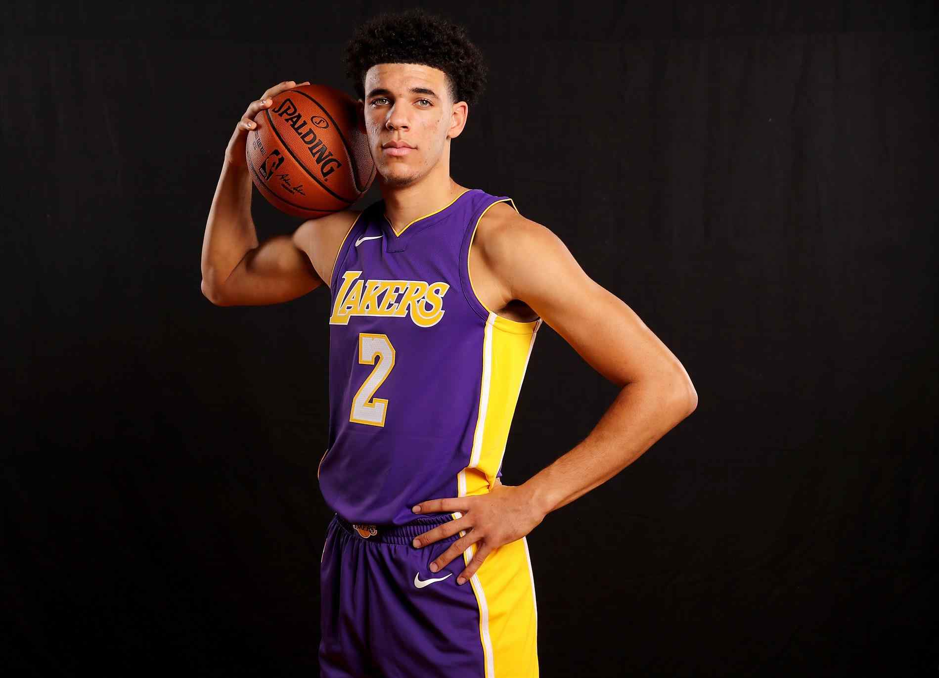 Sports Basketball Nba Wallpapers Hd On Wallpaper 1080p - Lonzo Ball La Lakers - HD Wallpaper 