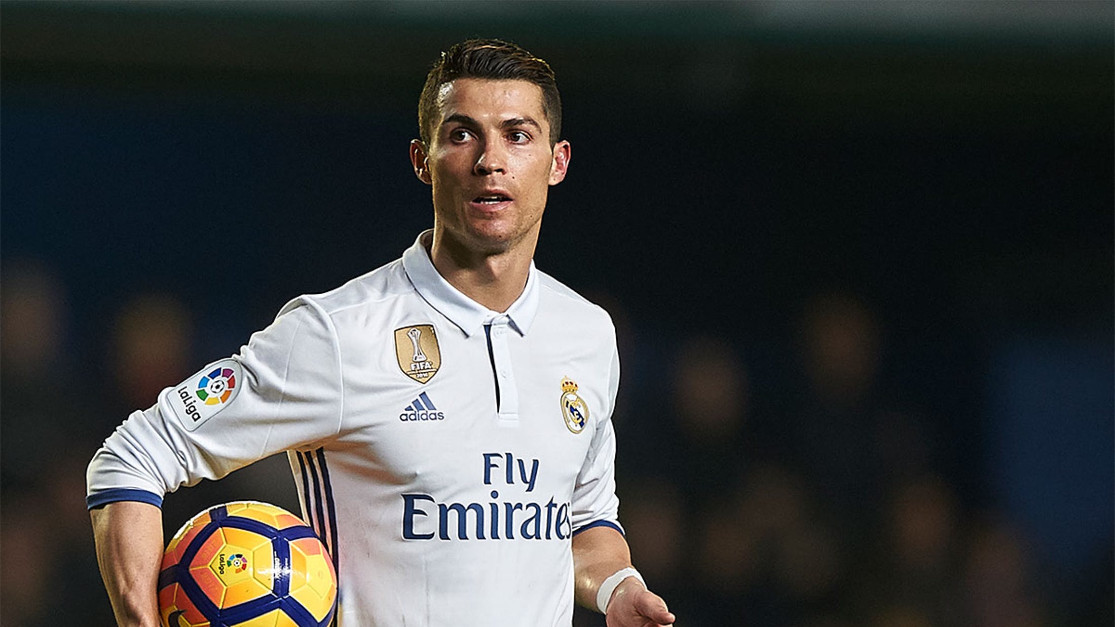 Top Best 13 Cristiano Ronaldo Wallpaper Photos Hd - Ronaldo Hd Photo 2018 - HD Wallpaper 