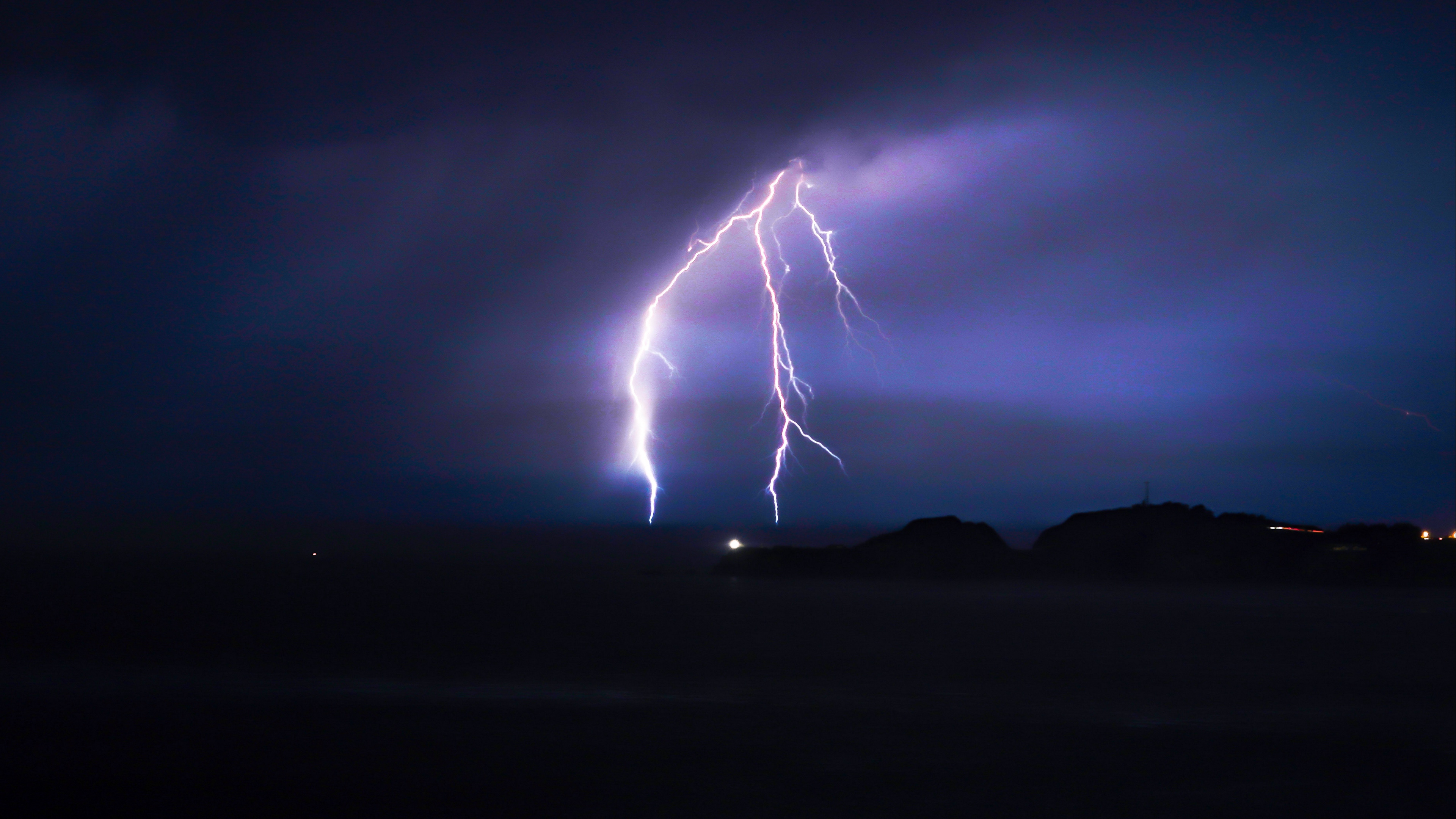 Lightning - HD Wallpaper 