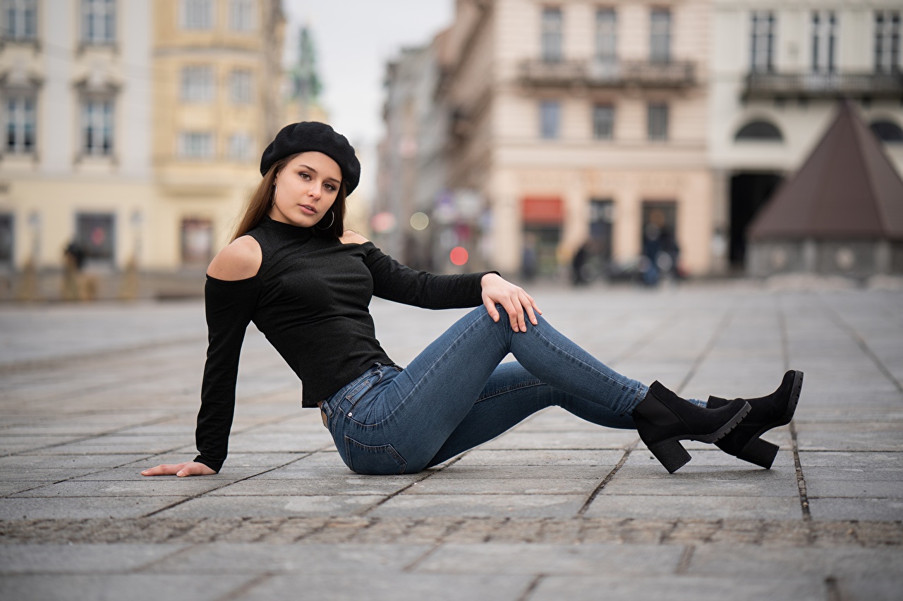 Pose For Girls In Jeans - HD Wallpaper 