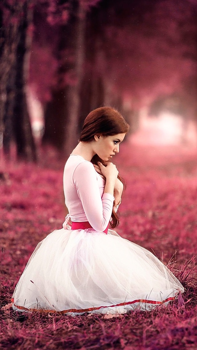 Iphone Wallpaper Sweet Girl And Toy Bear, Autumn - Sweet Girl Wallpaper Download - 640x1136 Wallpaper Iphone Wallpaper Sweet Girl And Toy Bear, Autumn - Sweet Girl Wallpaper Download - 640x1136 Wallpaper