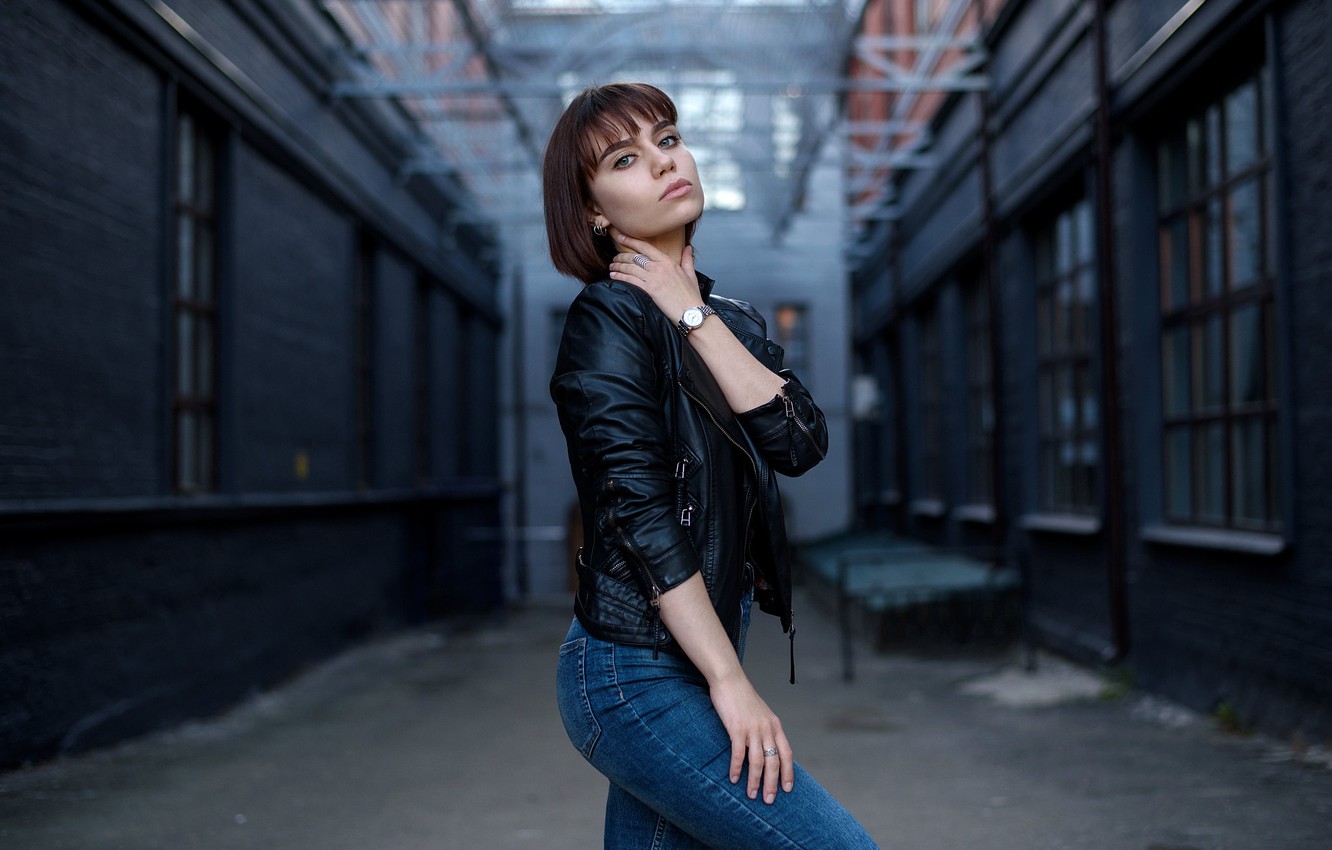 Photo Wallpaper Look, Model, Portrait, Jeans, Makeup, - Girl - HD Wallpaper 