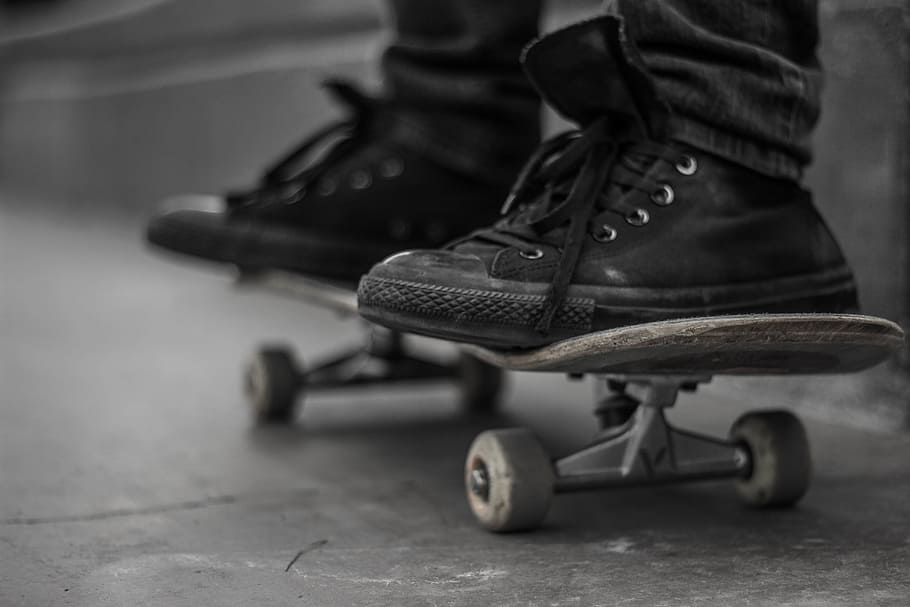 Person Standing On Skateboard, Still, Items, Things, - Skateboard Being Ridden - HD Wallpaper 