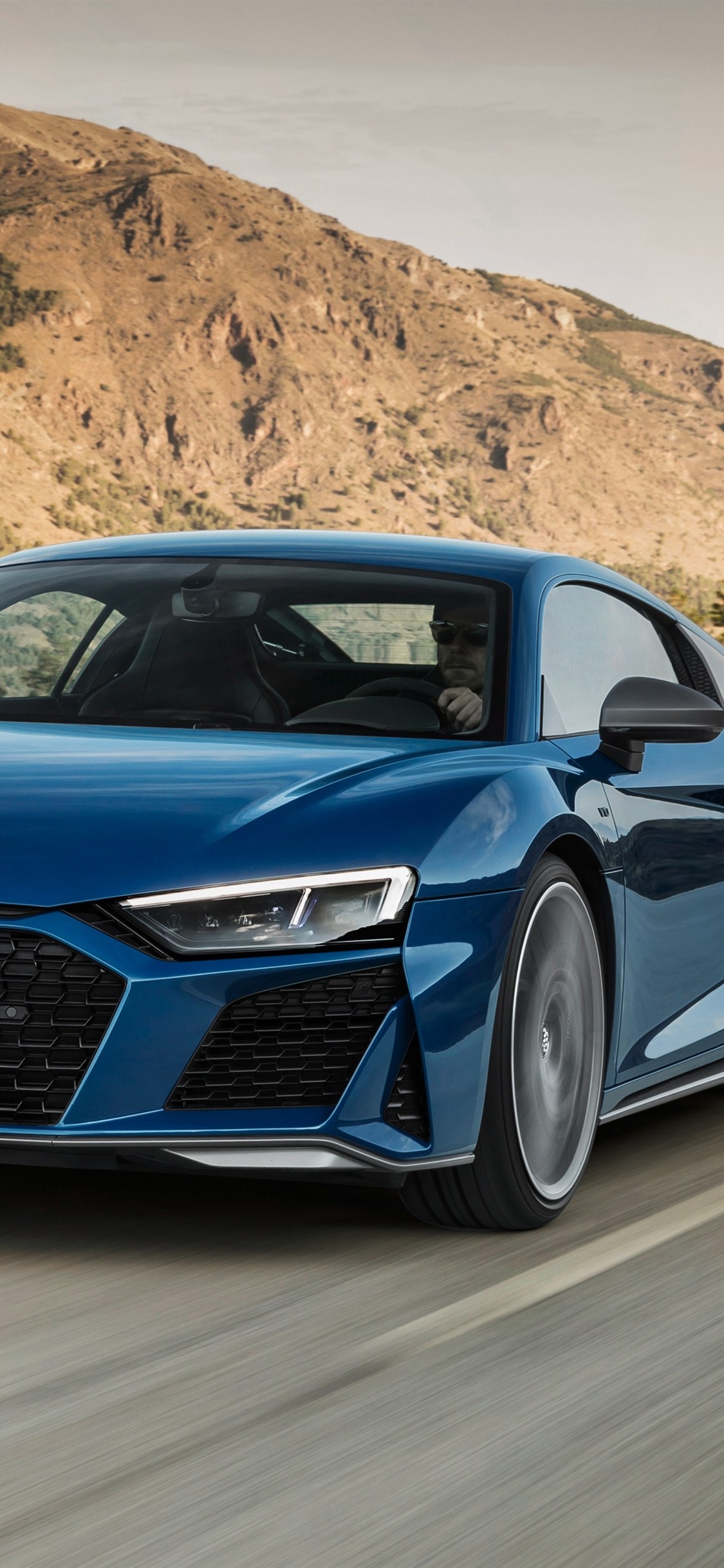 R8 V12 2017 - HD Wallpaper 