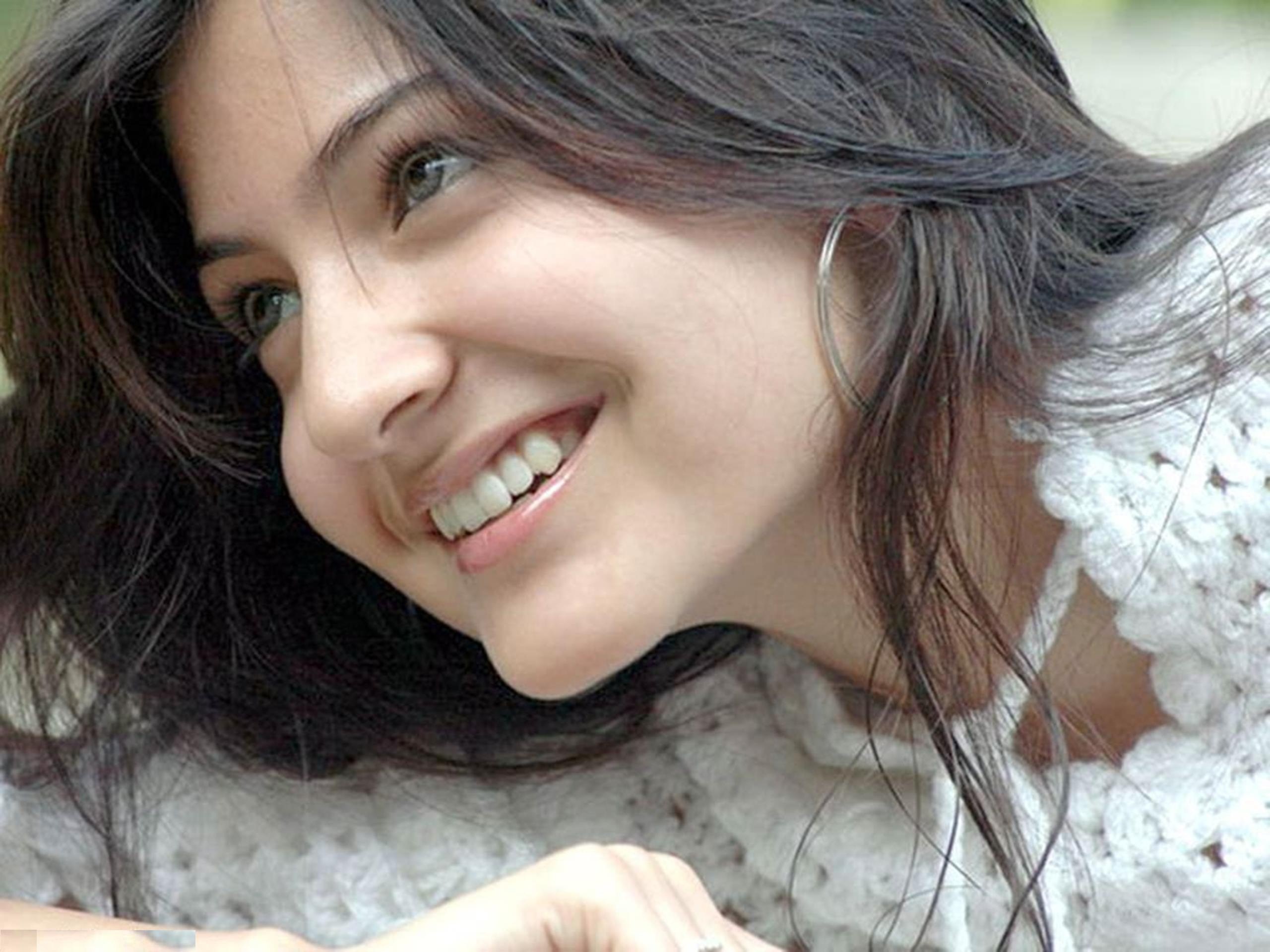 Anushka Sharma Hd Wallpapers - Anushka Sharma - HD Wallpaper 
