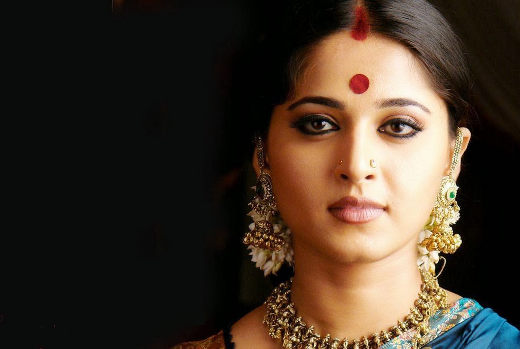 Anushka Shetty Wallpapers Free Download - Anushka Shetty Arundhati Movie - HD Wallpaper 