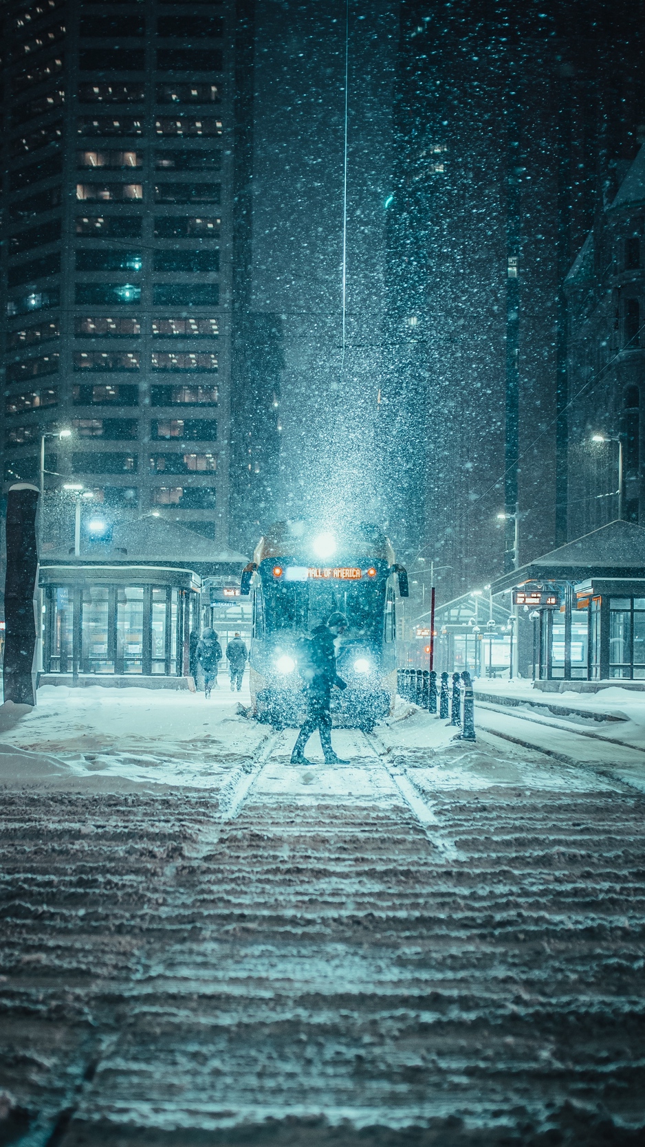 Wallpaper Snowfall, Night, City, Transport, Winter - Best Background For  Photoshoot - 938x1668 Wallpaper 
