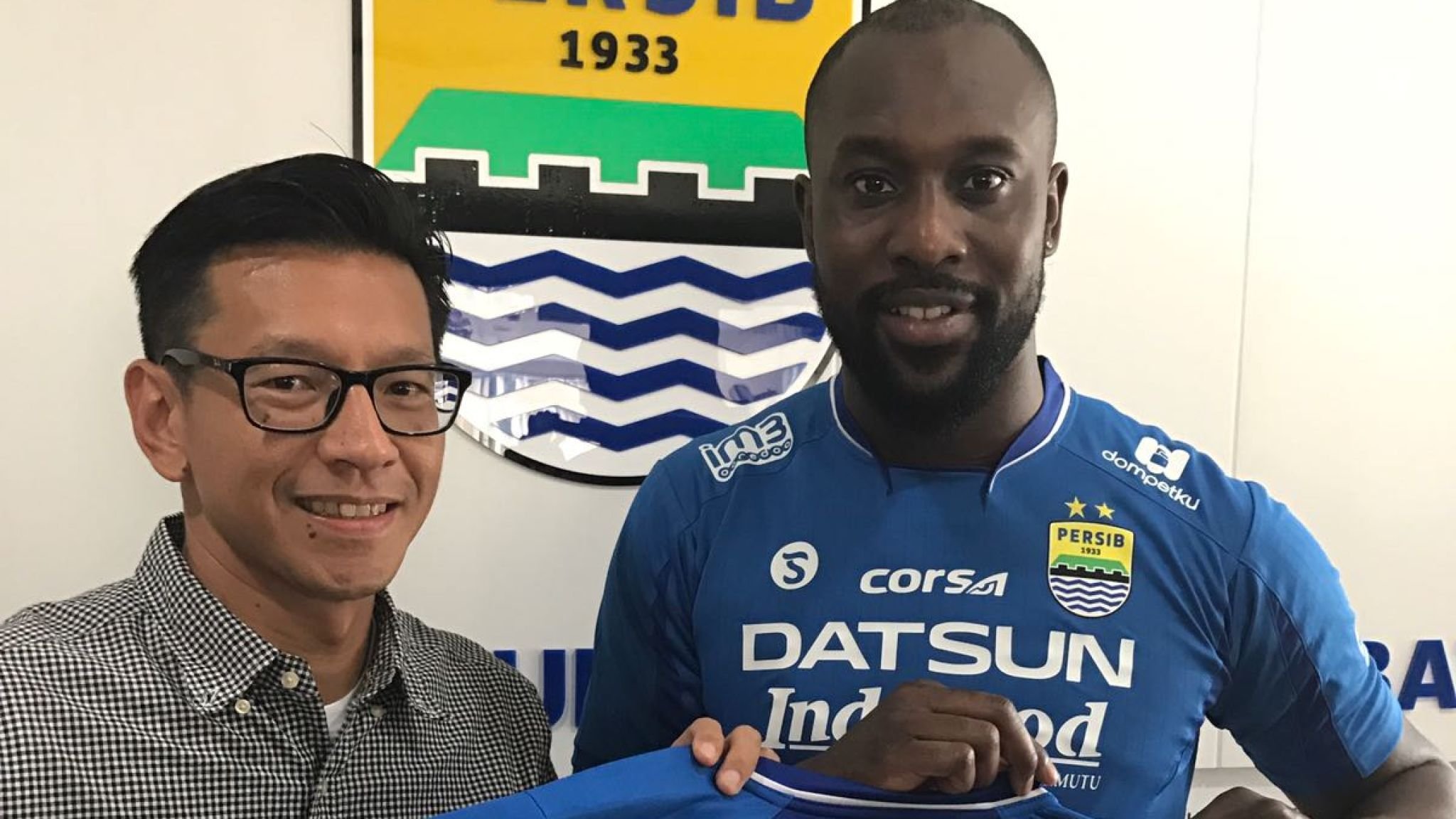 Carlton Cole Has Moved To Indonesian Side Persib Bandung - Persib Bandung Carlton Cole - HD Wallpaper 