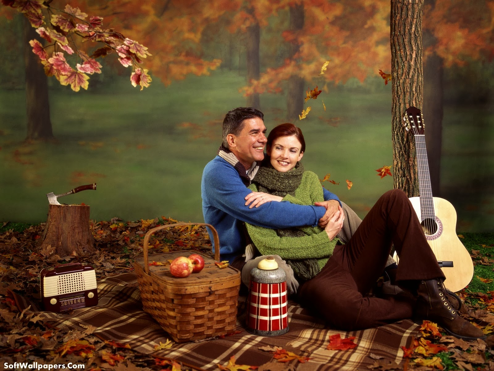 Romantic Couples Wallpaper - Happy New Year Romantic - HD Wallpaper 