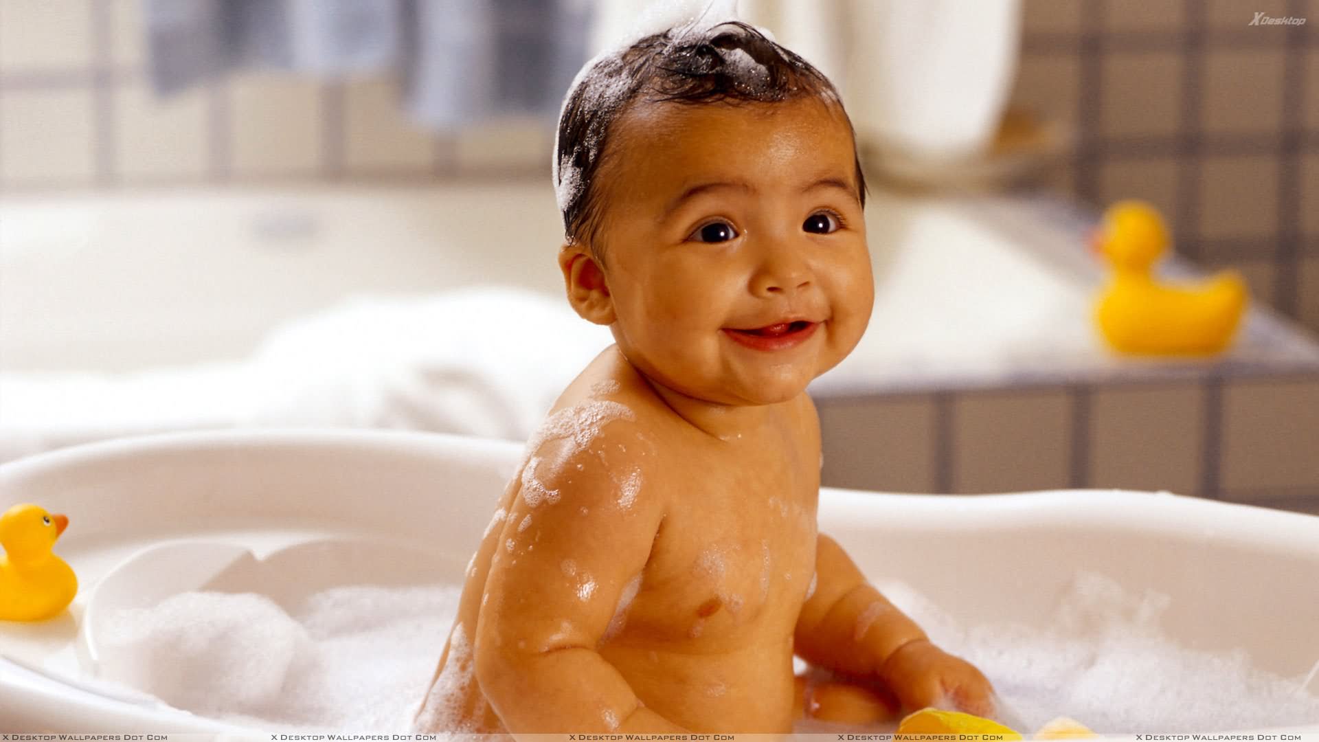 Cute Baby Bathing - Baby Hd Images India - HD Wallpaper 