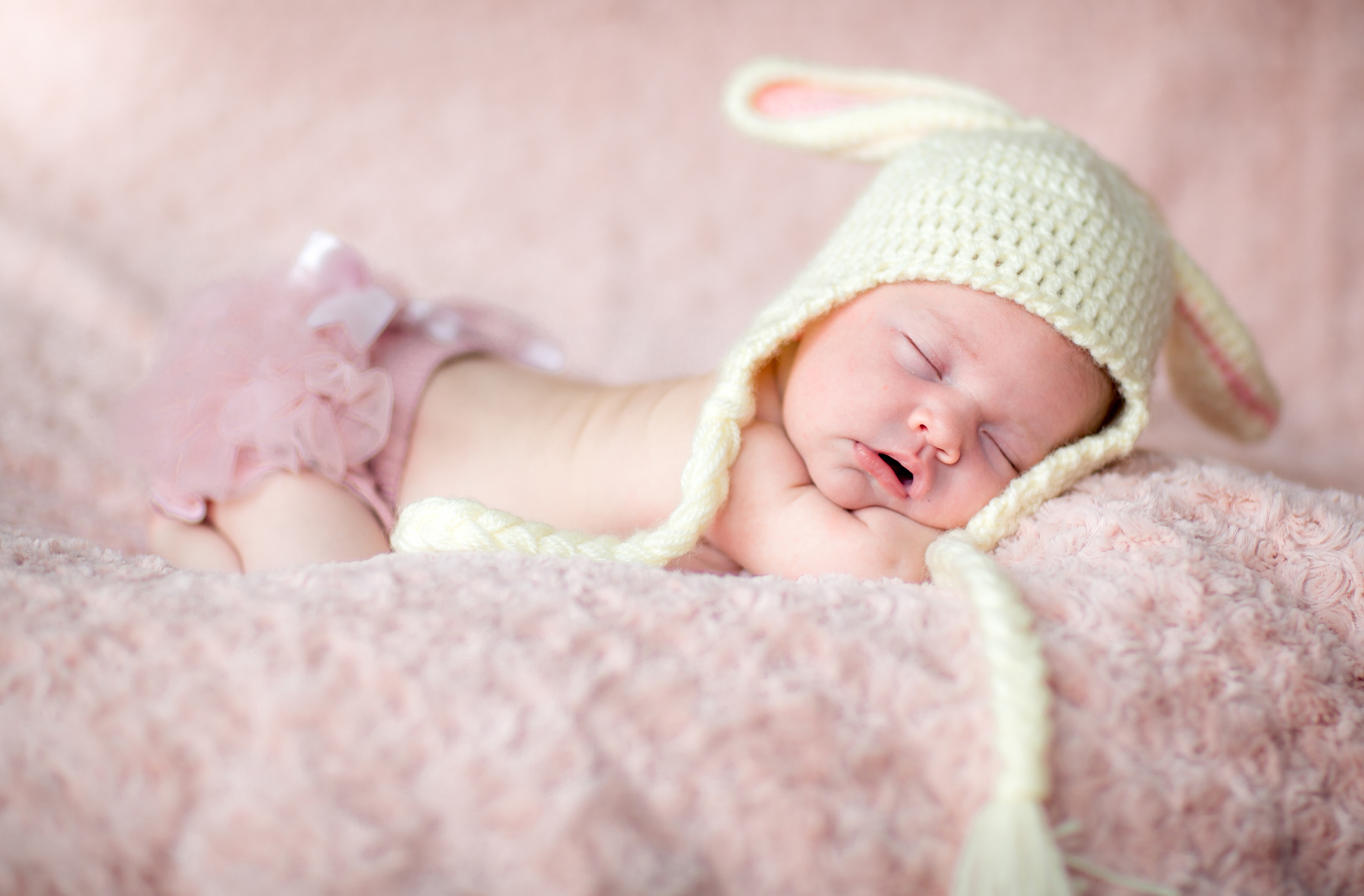 Cute Newborn Babies Wallpapers Free Is 4k Wallpaper - Cute Newborn Baby Hd  - 4000x2629 Wallpaper 