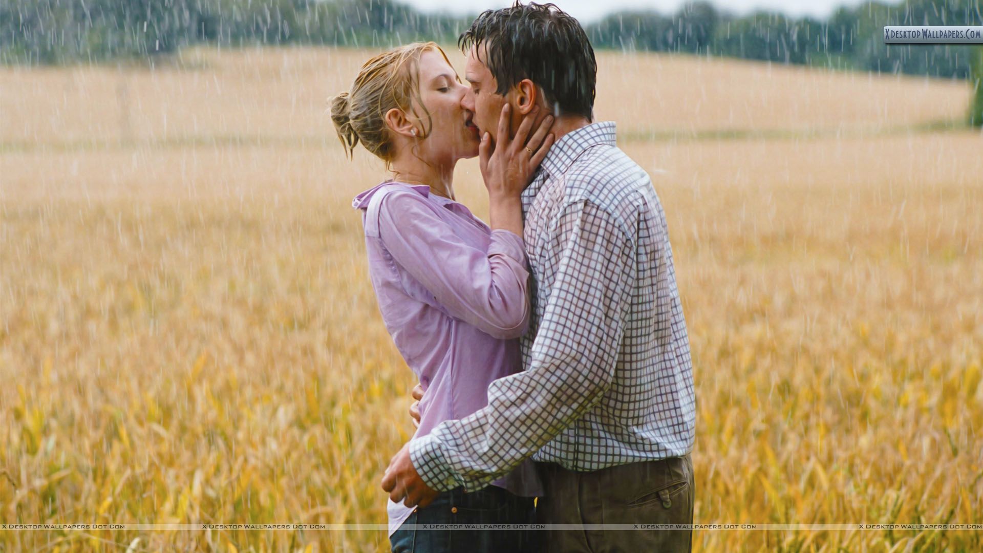 Kissing Couple In Rain - HD Wallpaper 