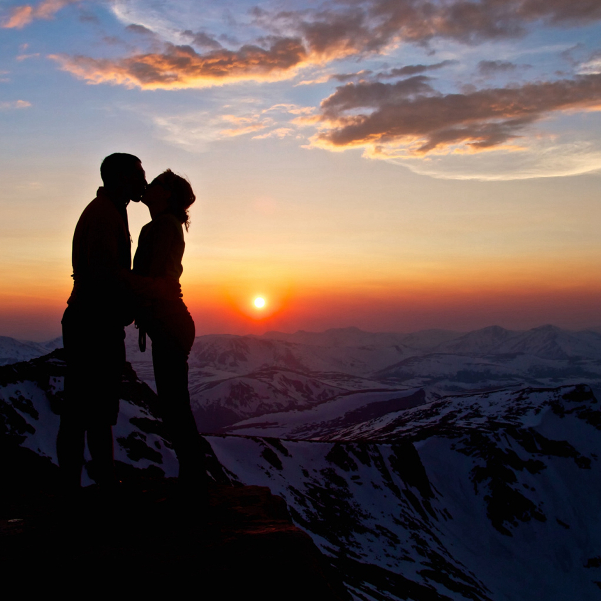 Lovers Pictures Hd In Mountains - HD Wallpaper 