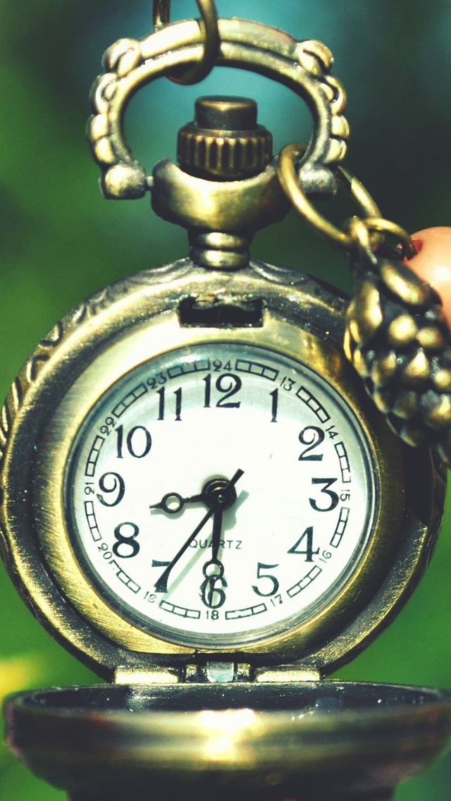 Pocket Watch Clocks Macro Iphone Wallpaper - Clock Wallpaper Beautiful - HD Wallpaper 