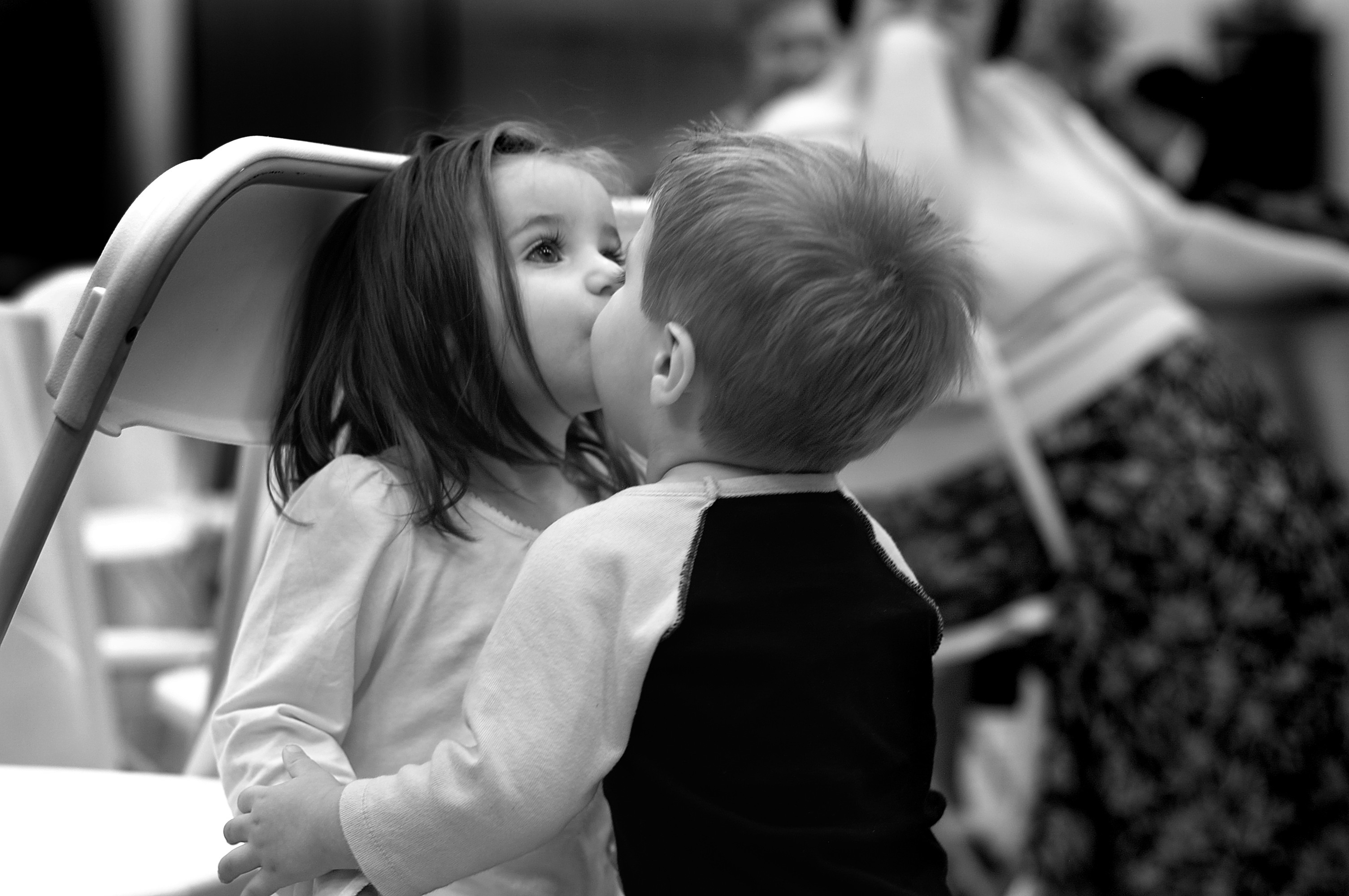 Download Wallpapers Of Love Kiss - HD Wallpaper 