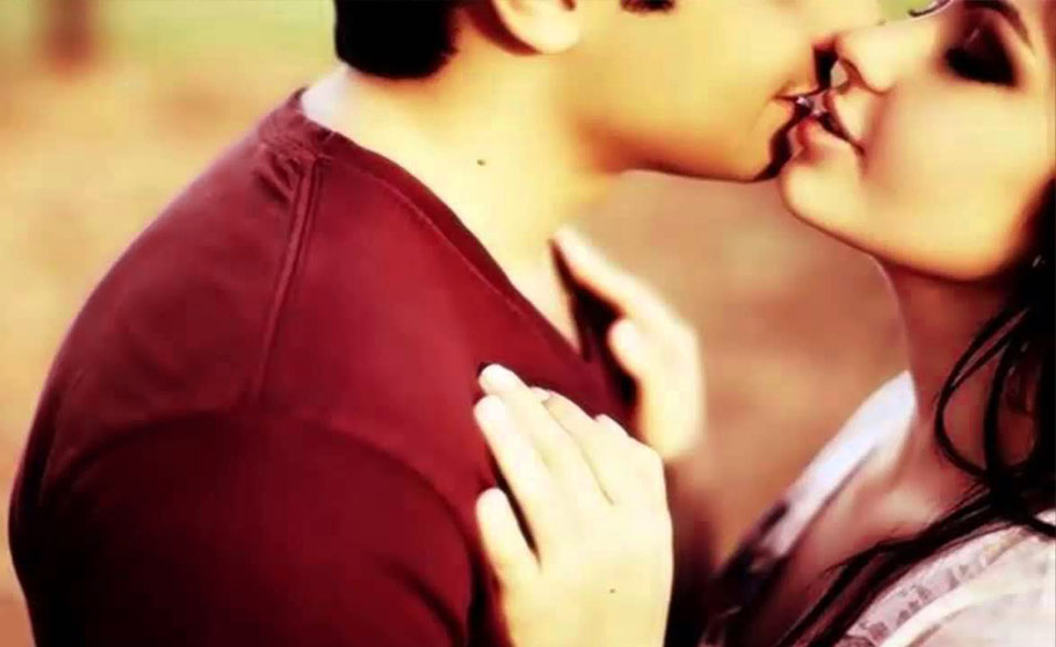 Couple Photo With Kiss - HD Wallpaper 