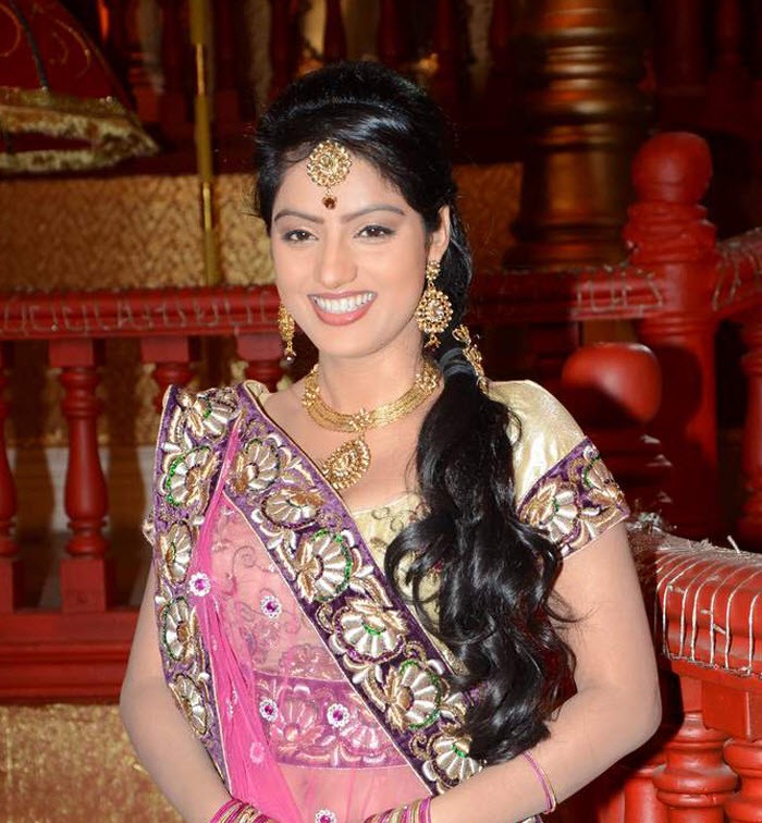 Deepika Singh - HD Wallpaper 