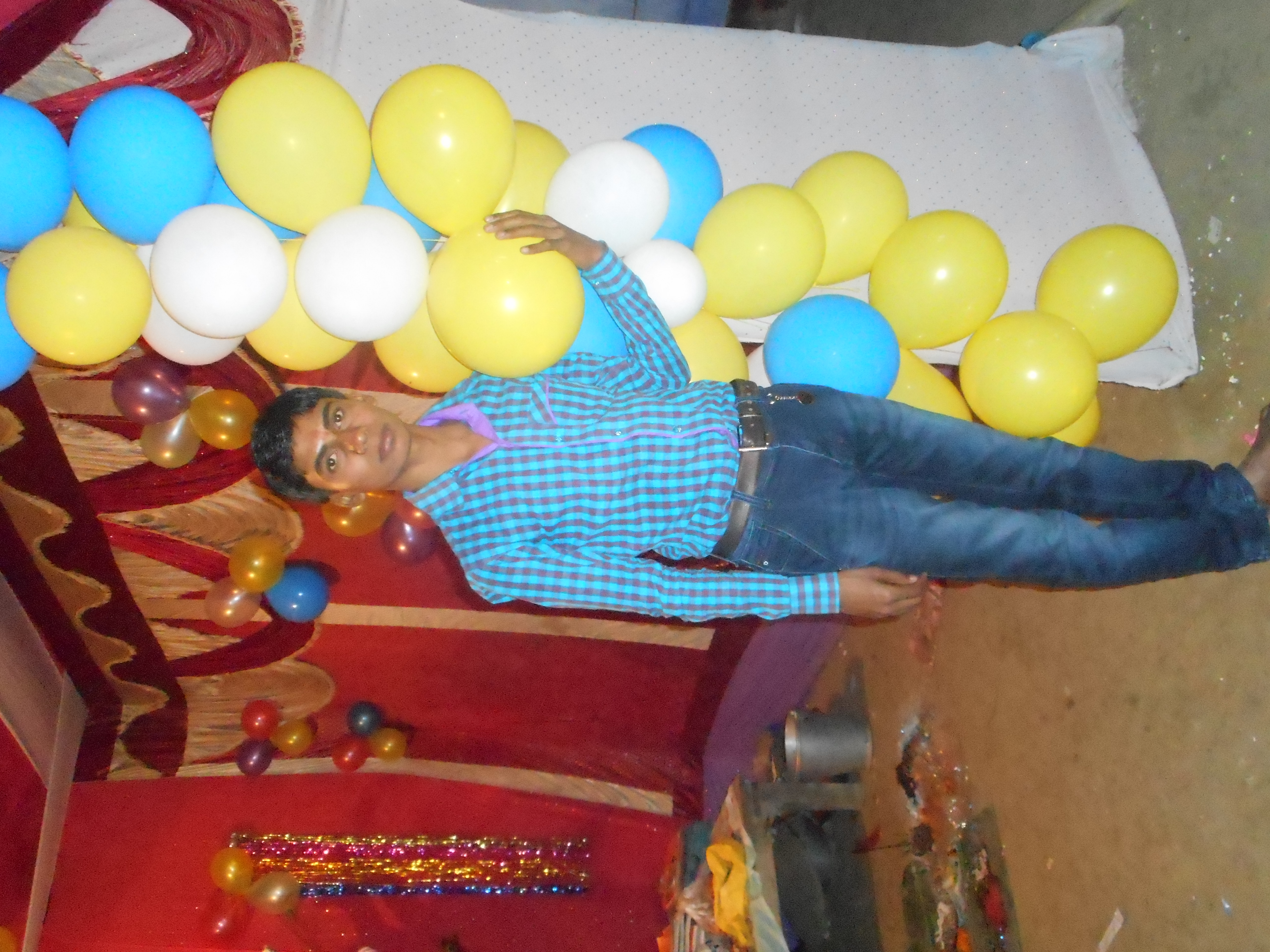Vijendra Yadav - Balloon - HD Wallpaper 