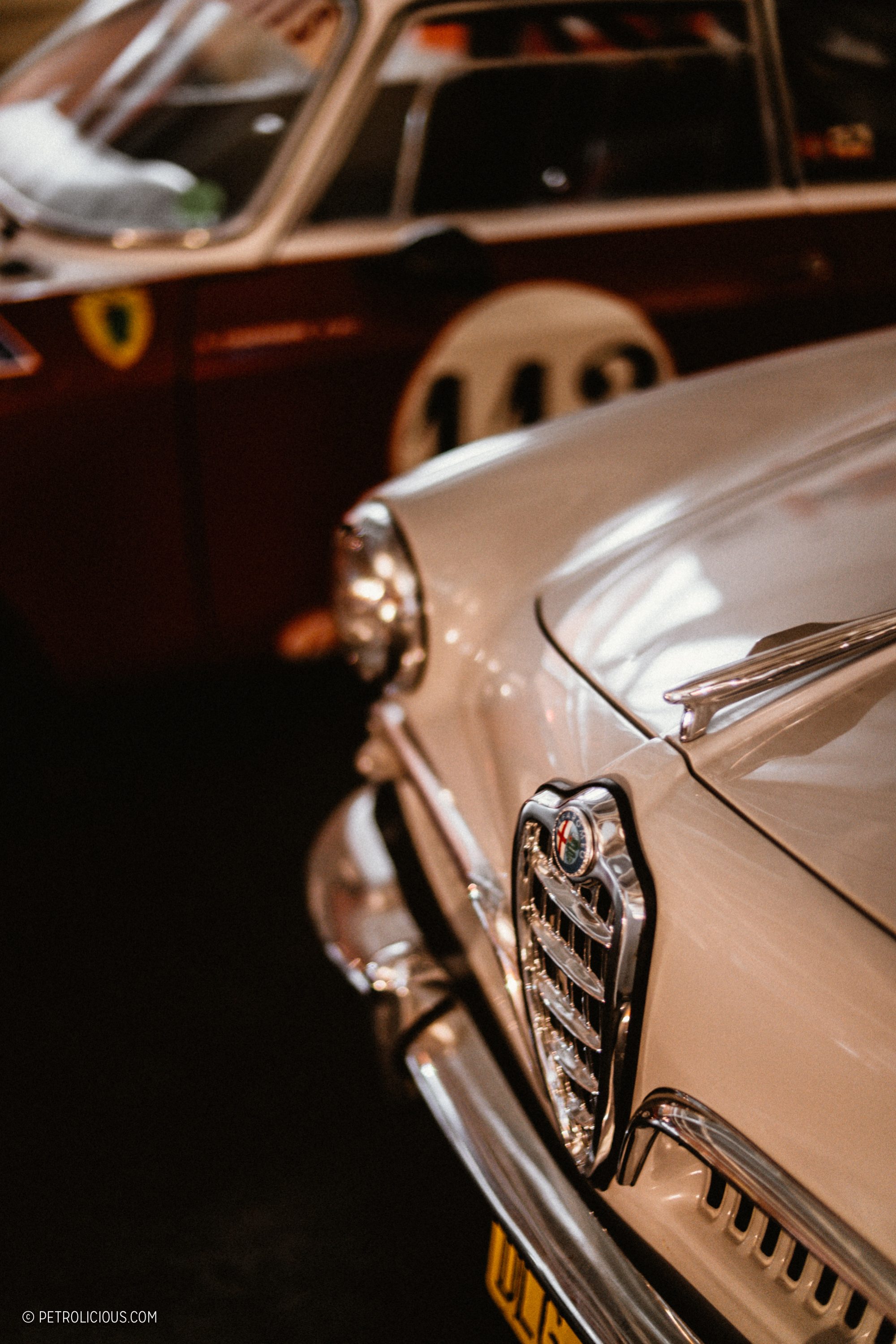 Antique Car - HD Wallpaper 