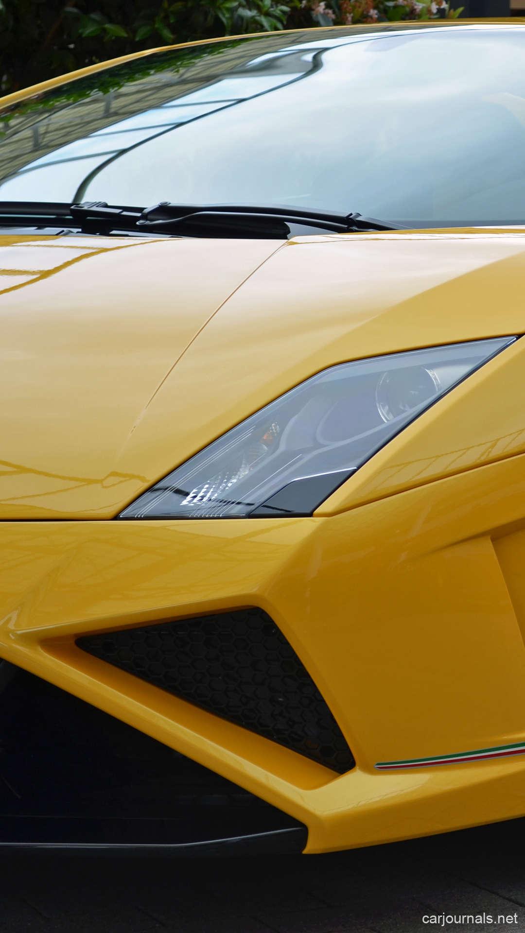 Yellow Lamborghini Iphone Wallpaper - Iphone 6 Wallpaper Yellow - HD Wallpaper 
