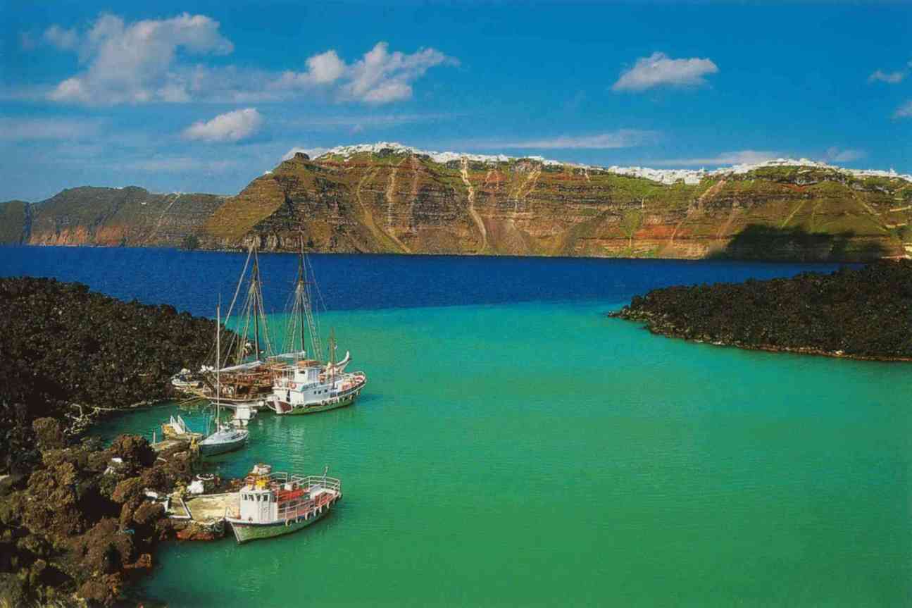 Greece Santorini Hd Wallpaper Greece Santorini Hd Wallpaper - Landscape Of Greece - HD Wallpaper 