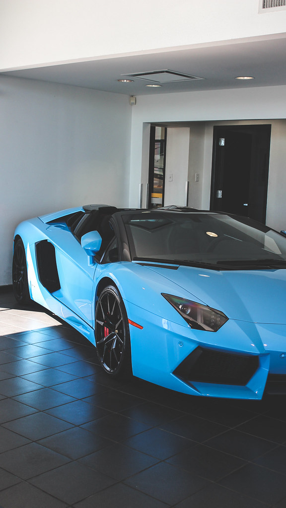 Blue Iphone Wallpapers Lamborghini - HD Wallpaper 