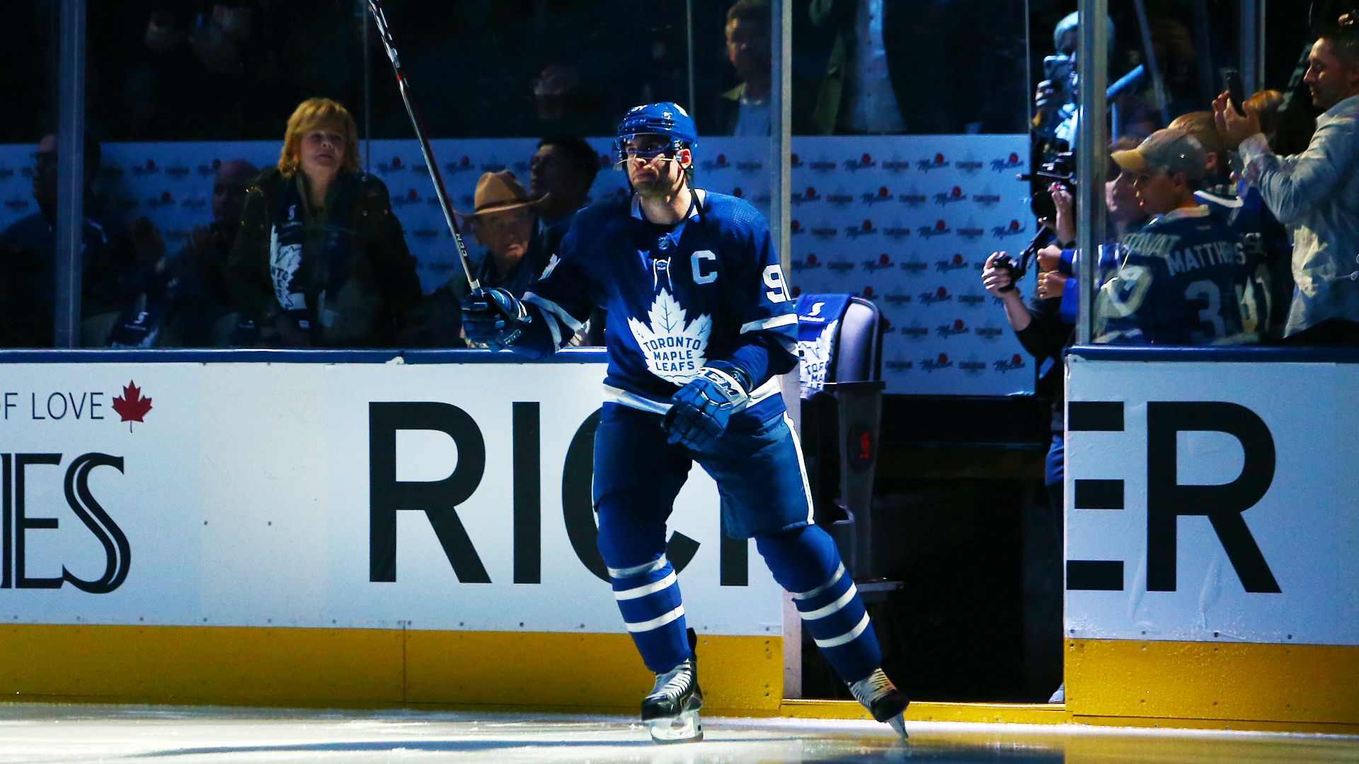 John Tavares Getty 100219 Ftr - John Tavares Captain Maple Leafs - HD Wallpaper 