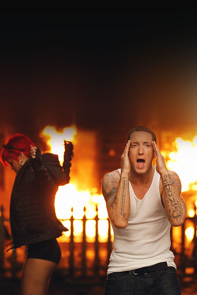 Com Apple Wallpaper Eminem-rihanna Iphone4 - Eminem And Rihanna Love The Way You Lie - HD Wallpaper 