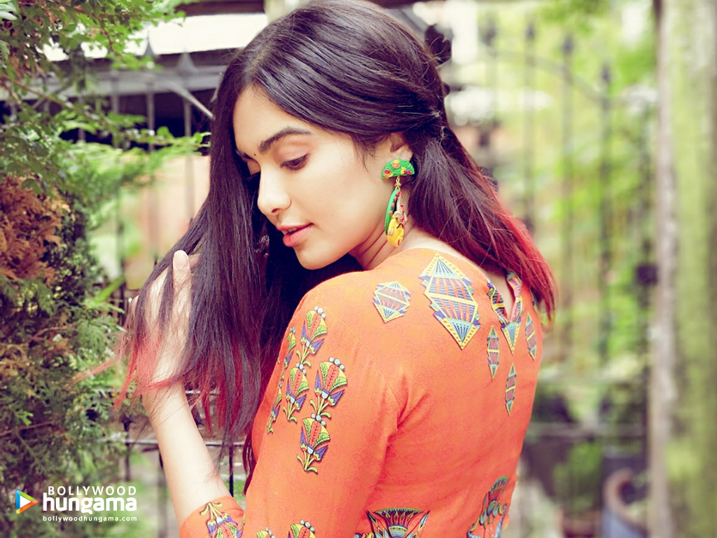 Adah Sharma - HD Wallpaper 