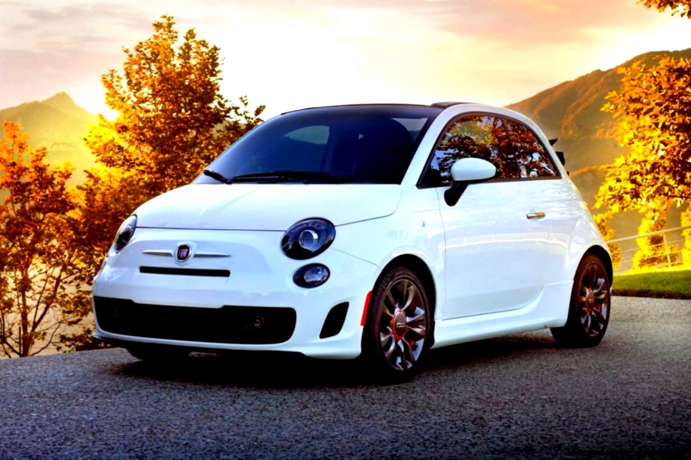 Fiat 500l White Colour Hd All Wallpapers Desktop - HD Wallpaper 