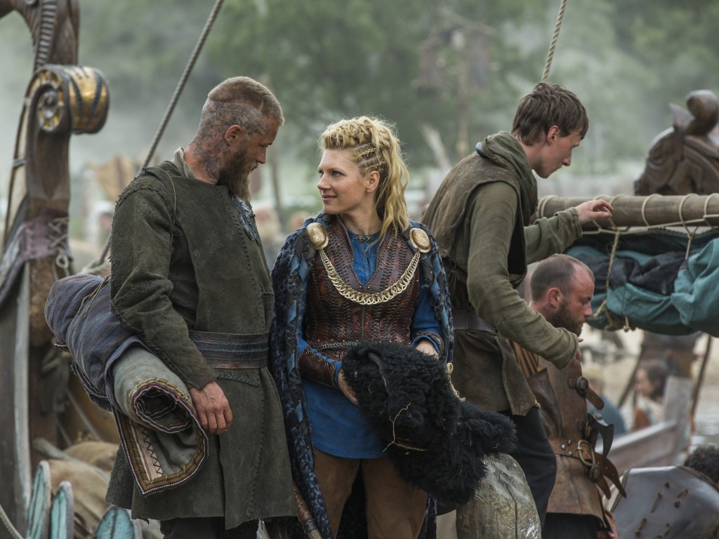 Travis Fimmel Katheryn Winnick Viking - HD Wallpaper 