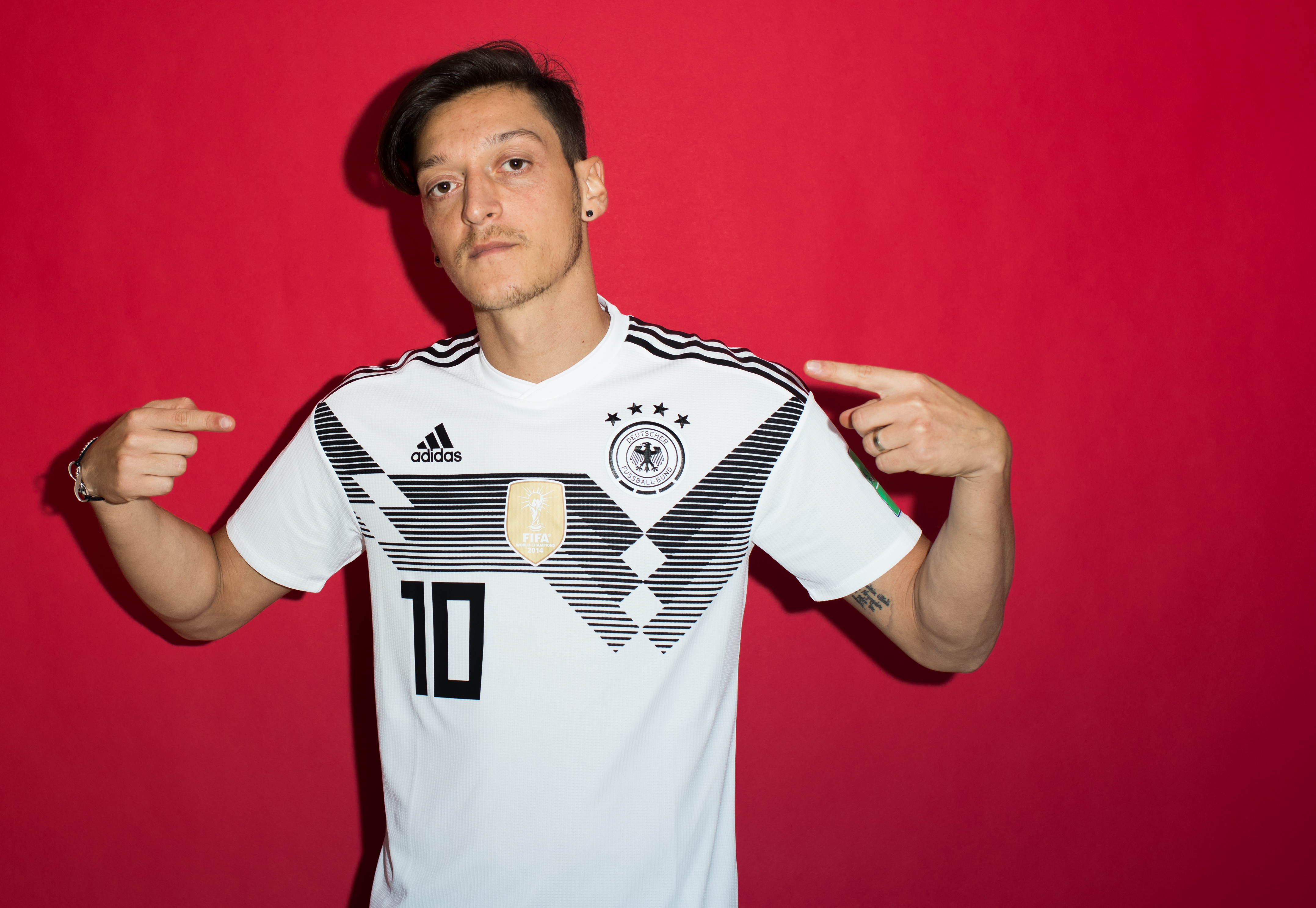 Mesut Özil Wallpaper Hd - HD Wallpaper 