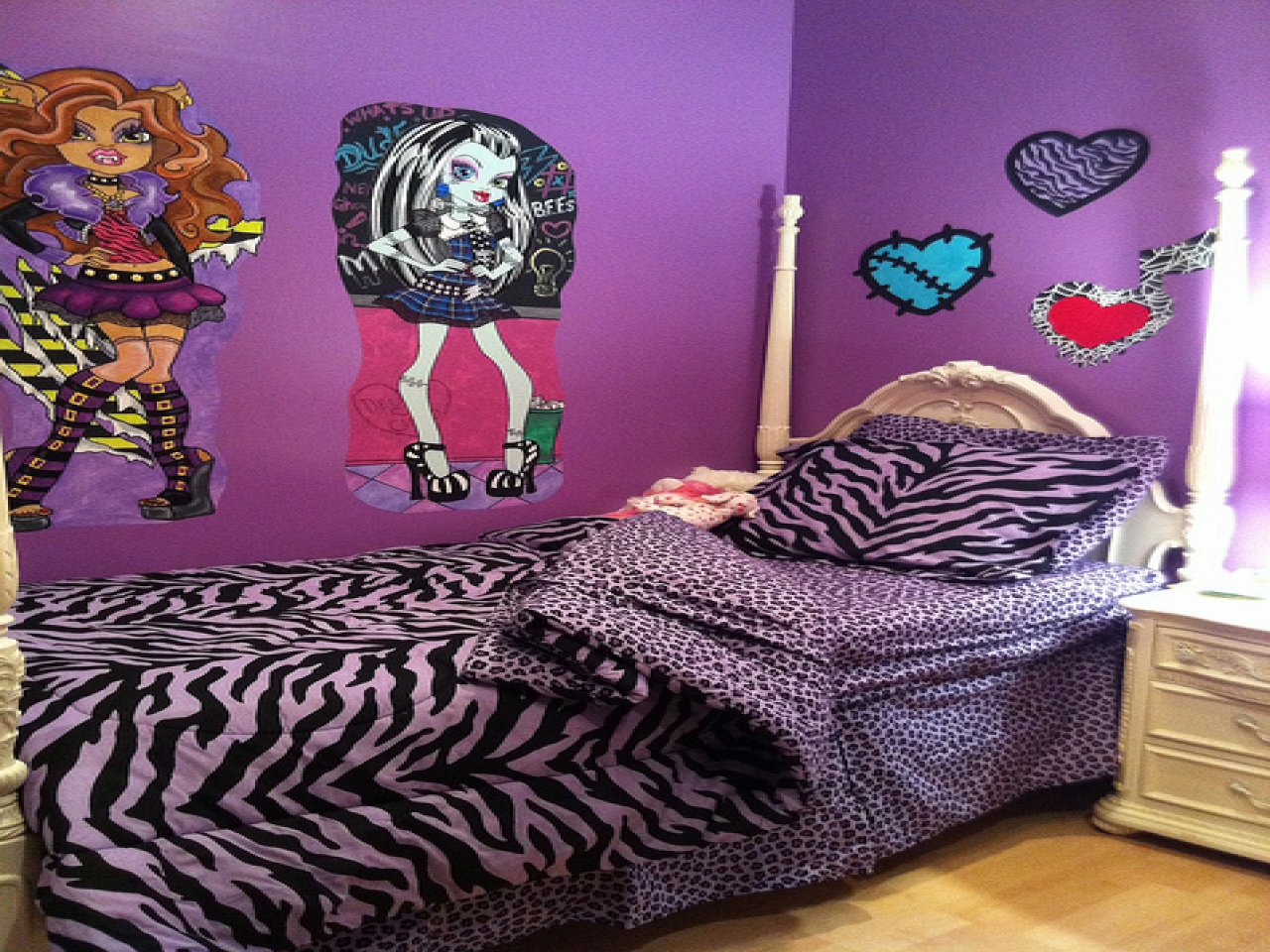 Monster High Bedroom Wallpaper - HD Wallpaper 
