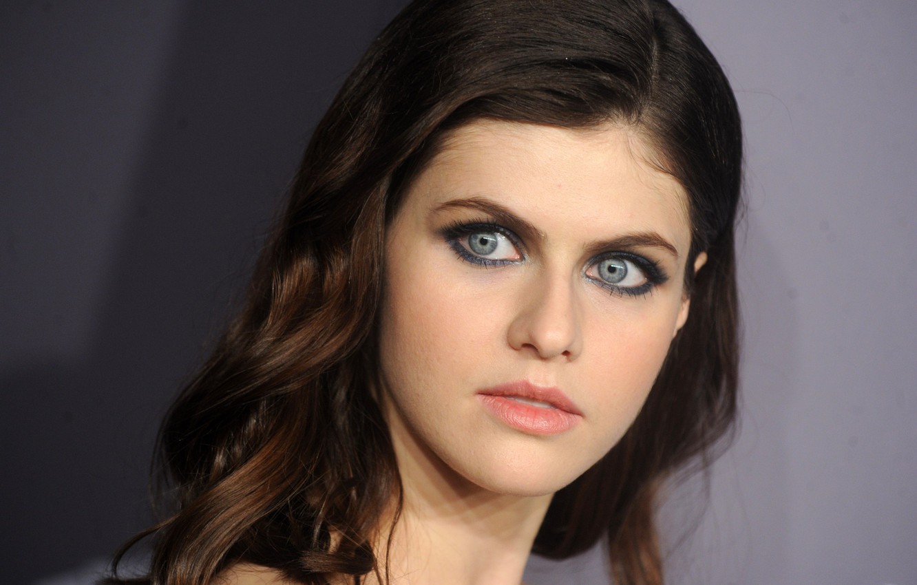 Photo Wallpaper Look, Actress, Blue Eyes, Alexandra - Alexandra Daddario - HD Wallpaper 