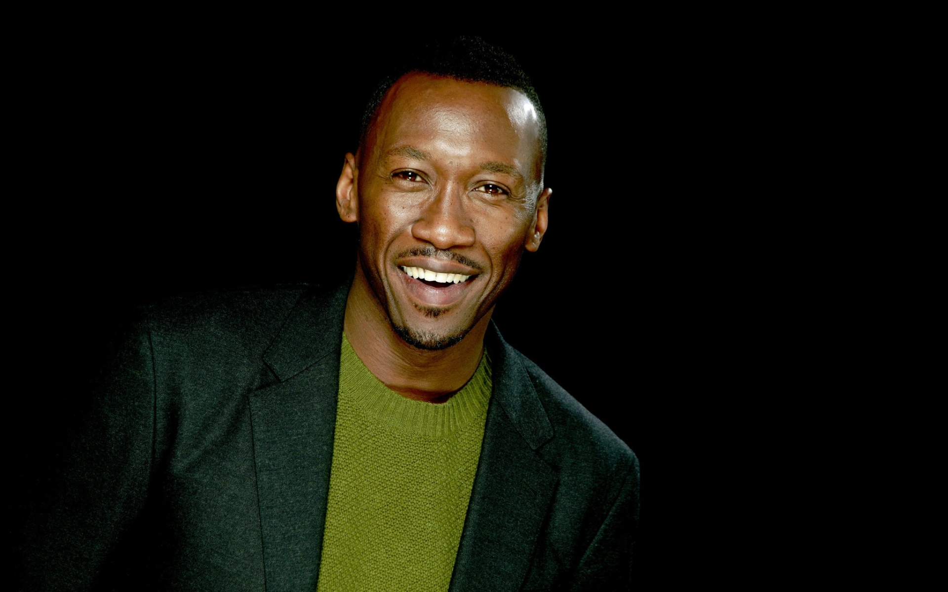 Wallpaper Of Actor, America, Mahershala Ali, Smile, - Man Background Image Hd - HD Wallpaper 