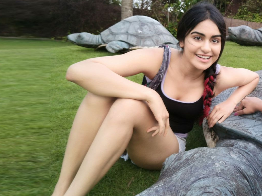 Indian Actress Adah Sharma Photo New - HD Wallpaper 