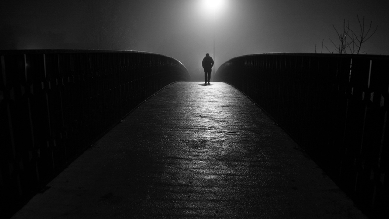 Đơn Độc Giữa Cuộc Đời - HD Wallpaper 