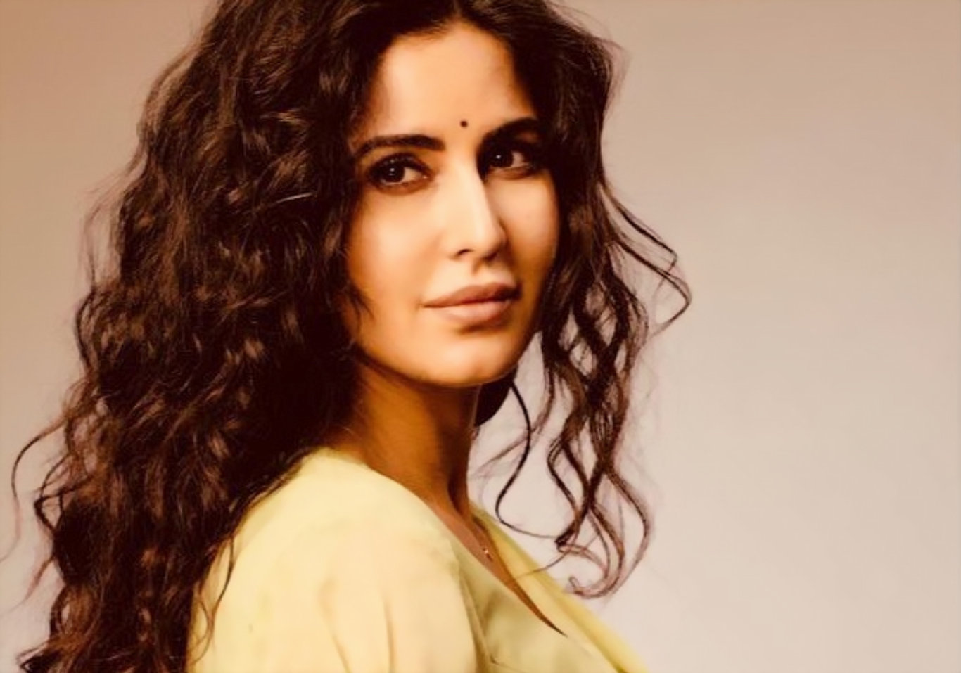 Katrina Kaif Bharat Movie Hd Wallpaper - Katrina Kaif - HD Wallpaper 