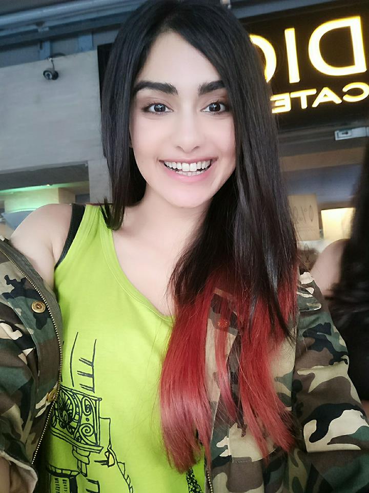 Adah Sharma Fb - HD Wallpaper 