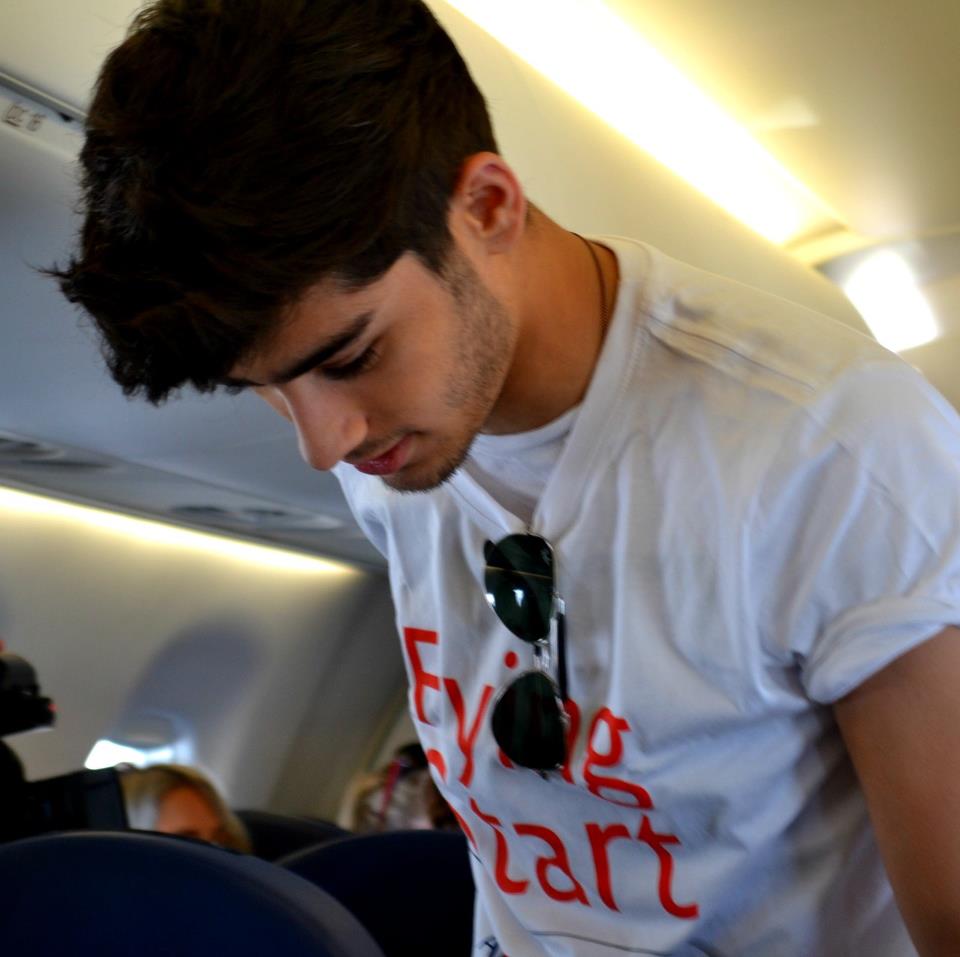 Cute Stylish Zayn Malik - HD Wallpaper 