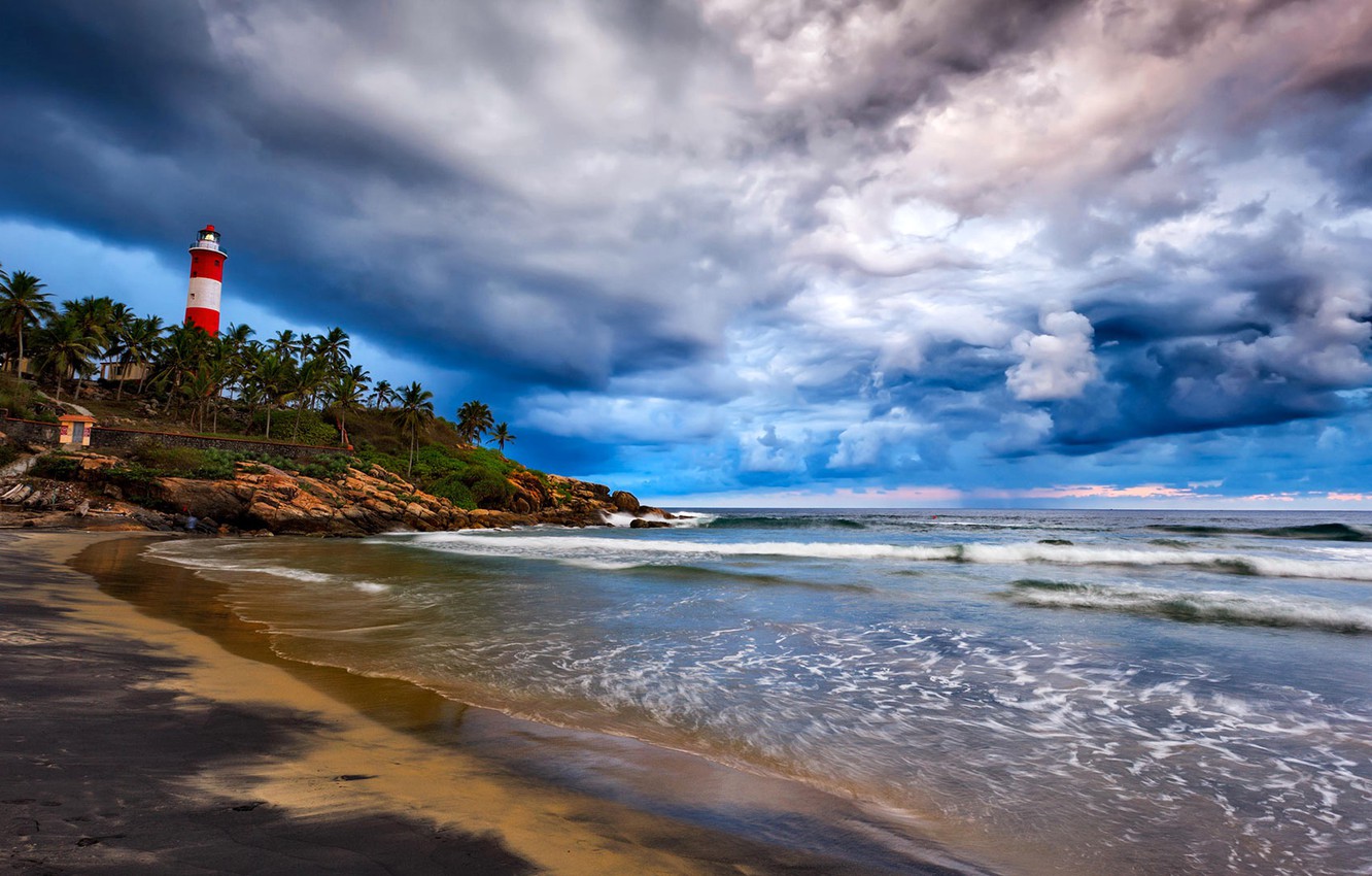 Photo Wallpaper Sea, Clouds, Palma, Lighthouse, India, - Kovalam - HD Wallpaper 