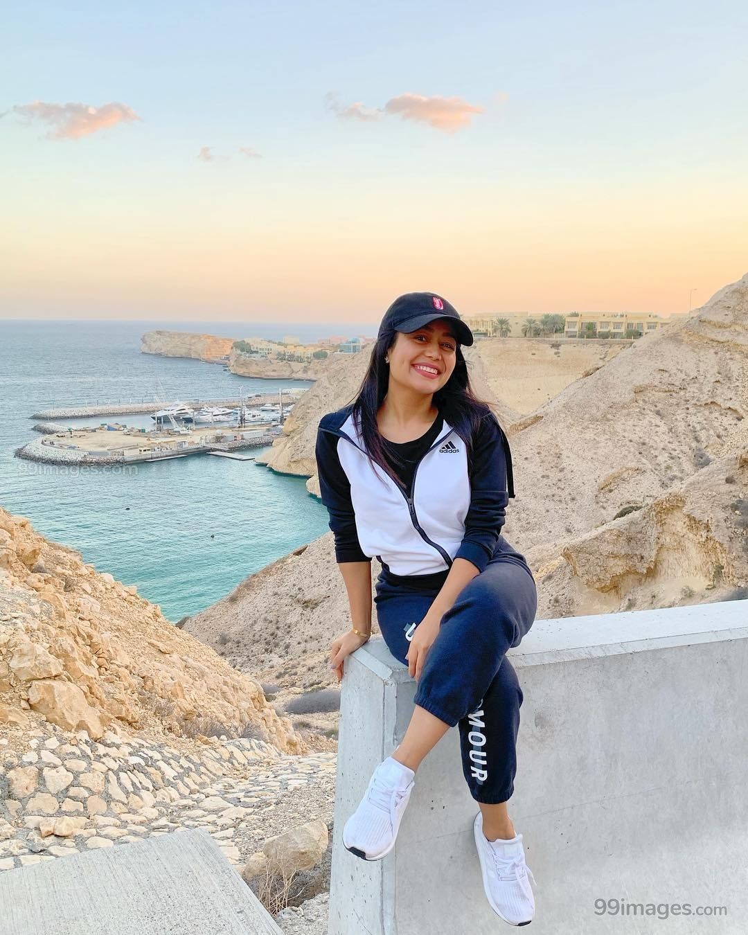 Neha Kakkar Breakup Post - HD Wallpaper 