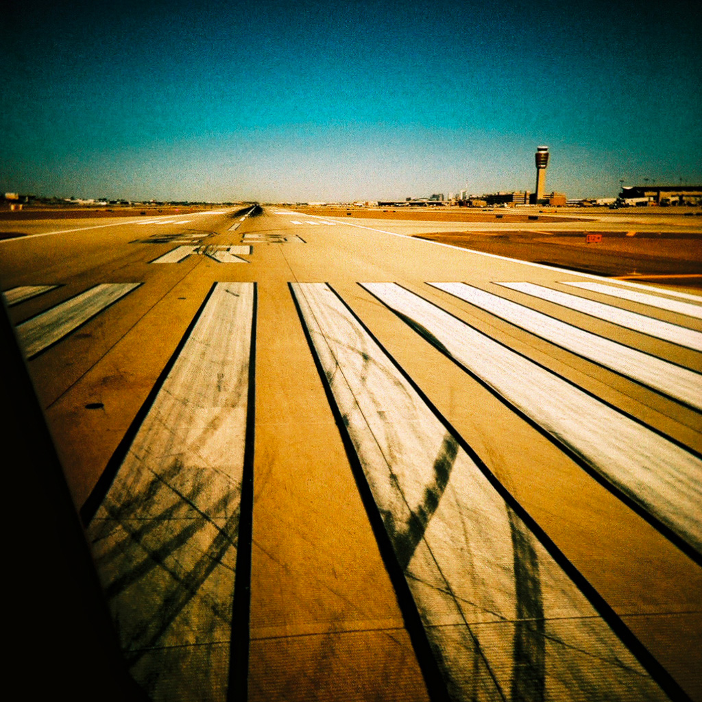 Runway Ipad Wallpaper - Airport Runway - 1024x1024 Wallpaper Runway Ipad Wallpaper - Airport Runway - 1024x1024 Wallpaper